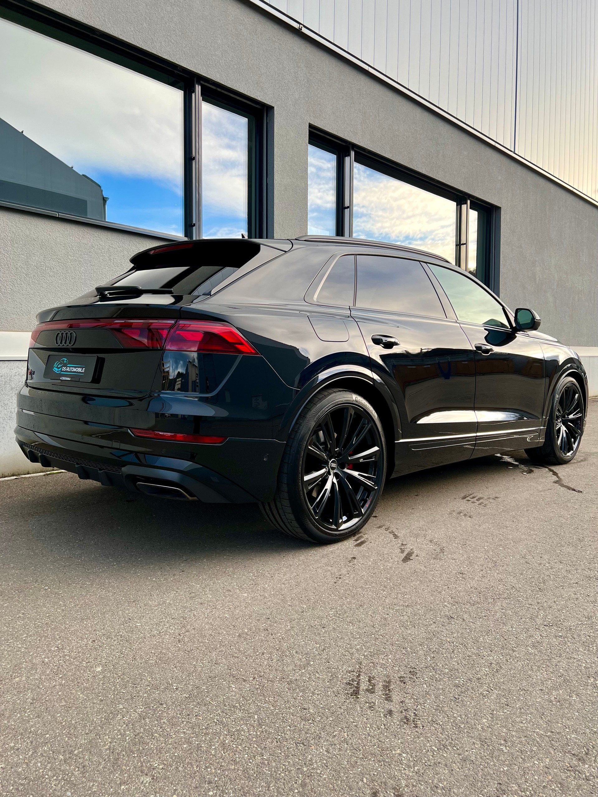 AUDI Q8 SUV TFSI e quattro 360 kW tiptronic-image-4