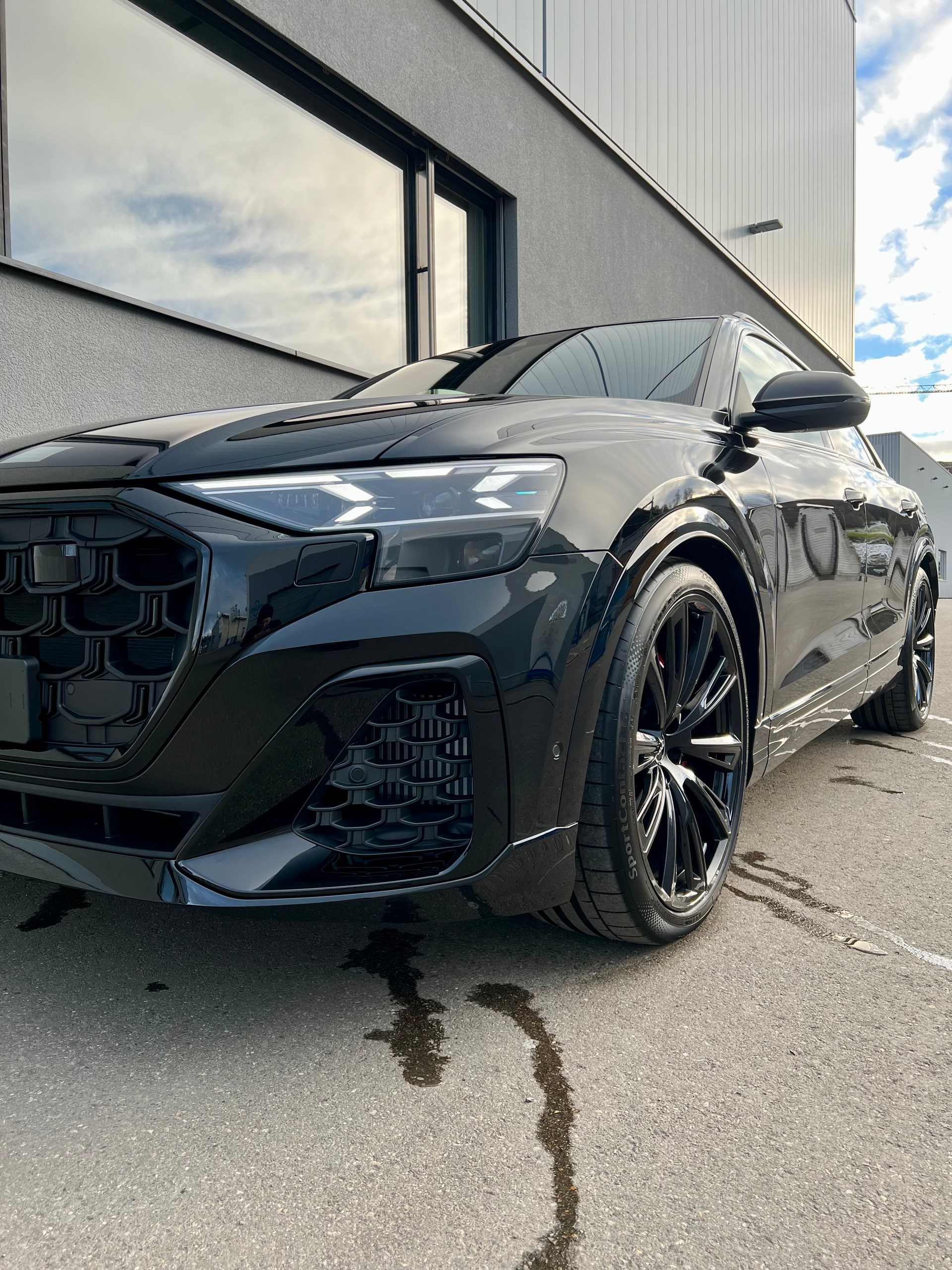 AUDI Q8 SUV TFSI e quattro 360 kW tiptronic-image-25