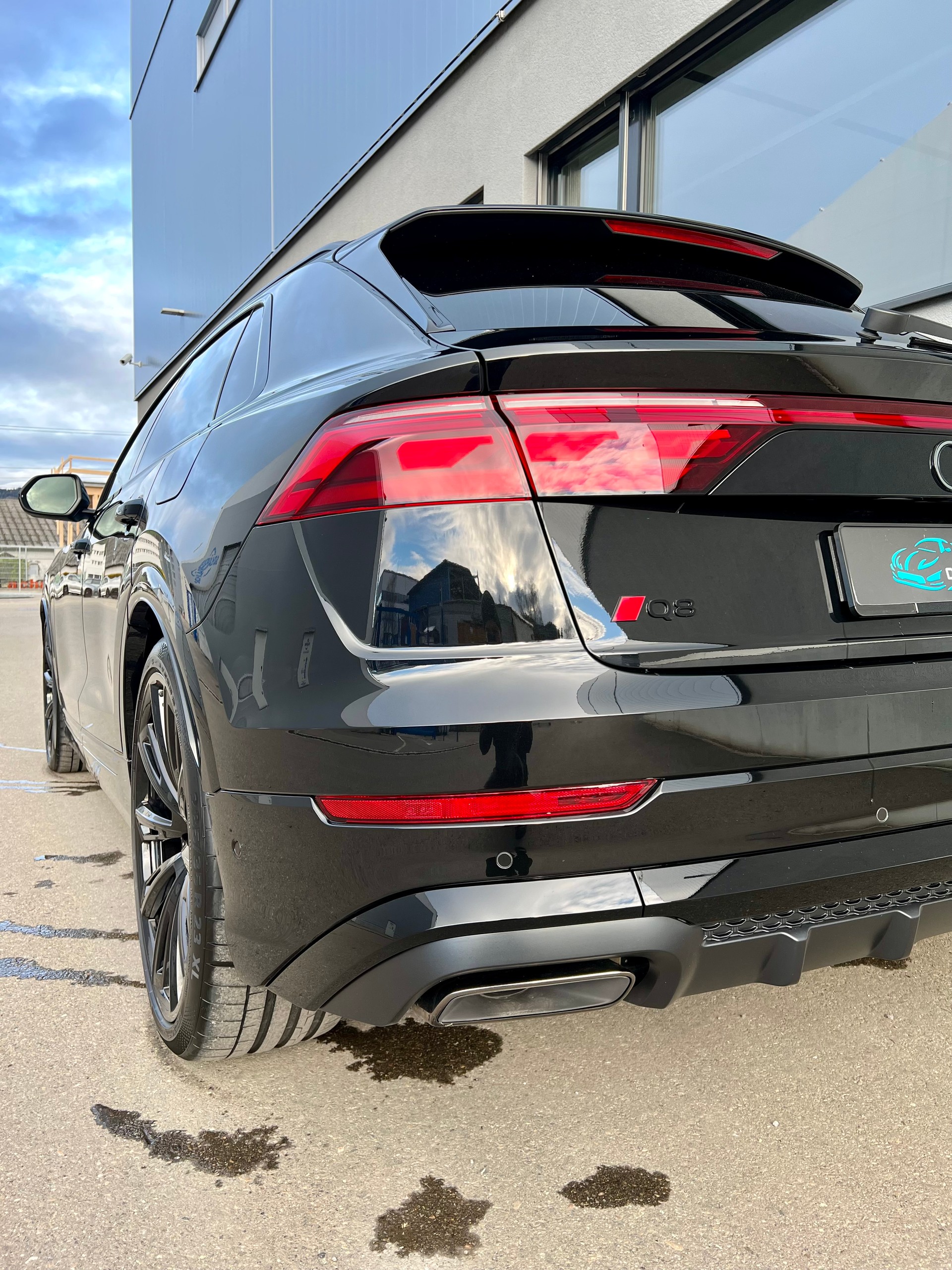 AUDI Q8 SUV TFSI e quattro 360 kW tiptronic-image-27