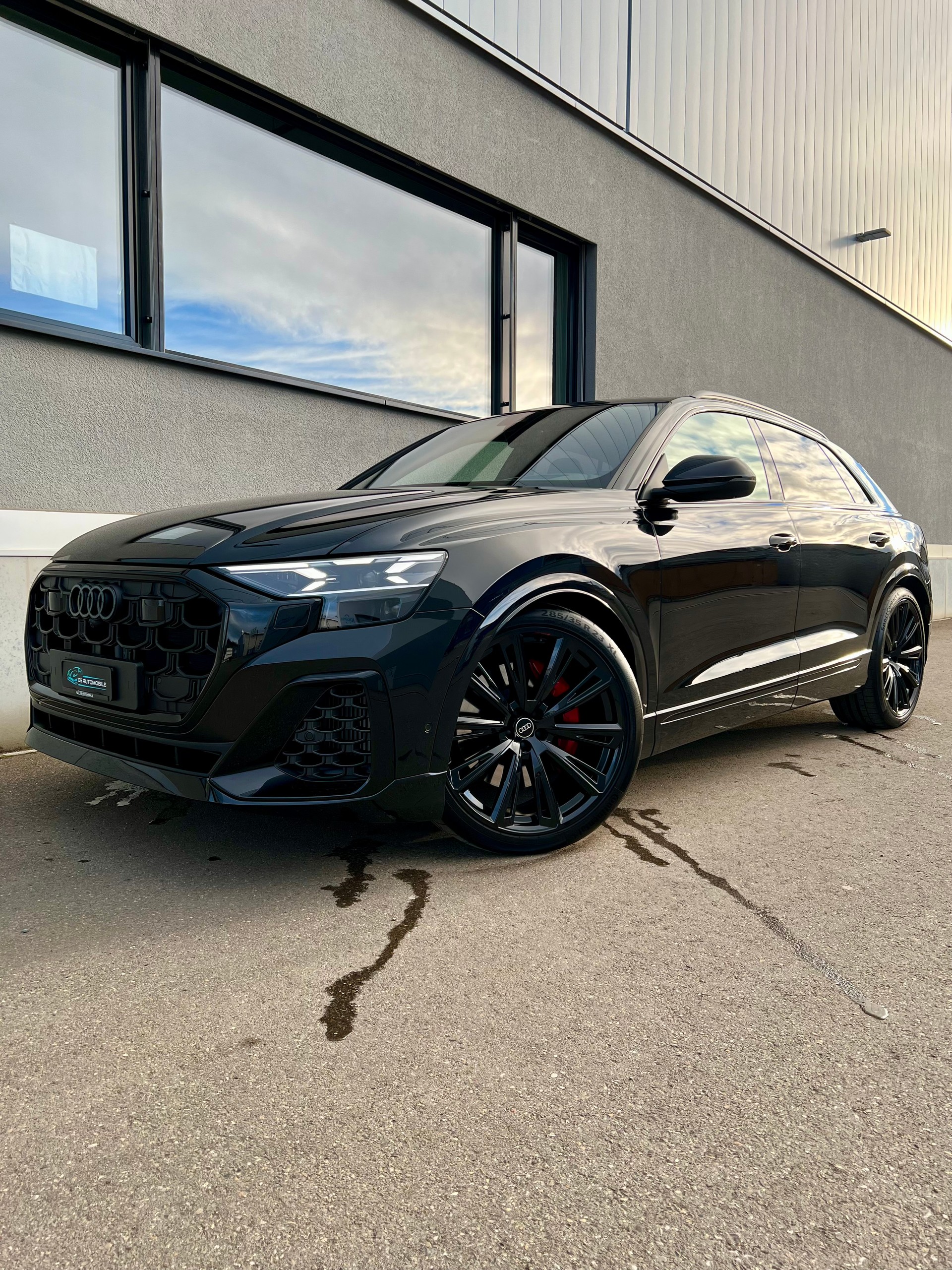 AUDI Q8 SUV TFSI e quattro 360 kW tiptronic-image-0
