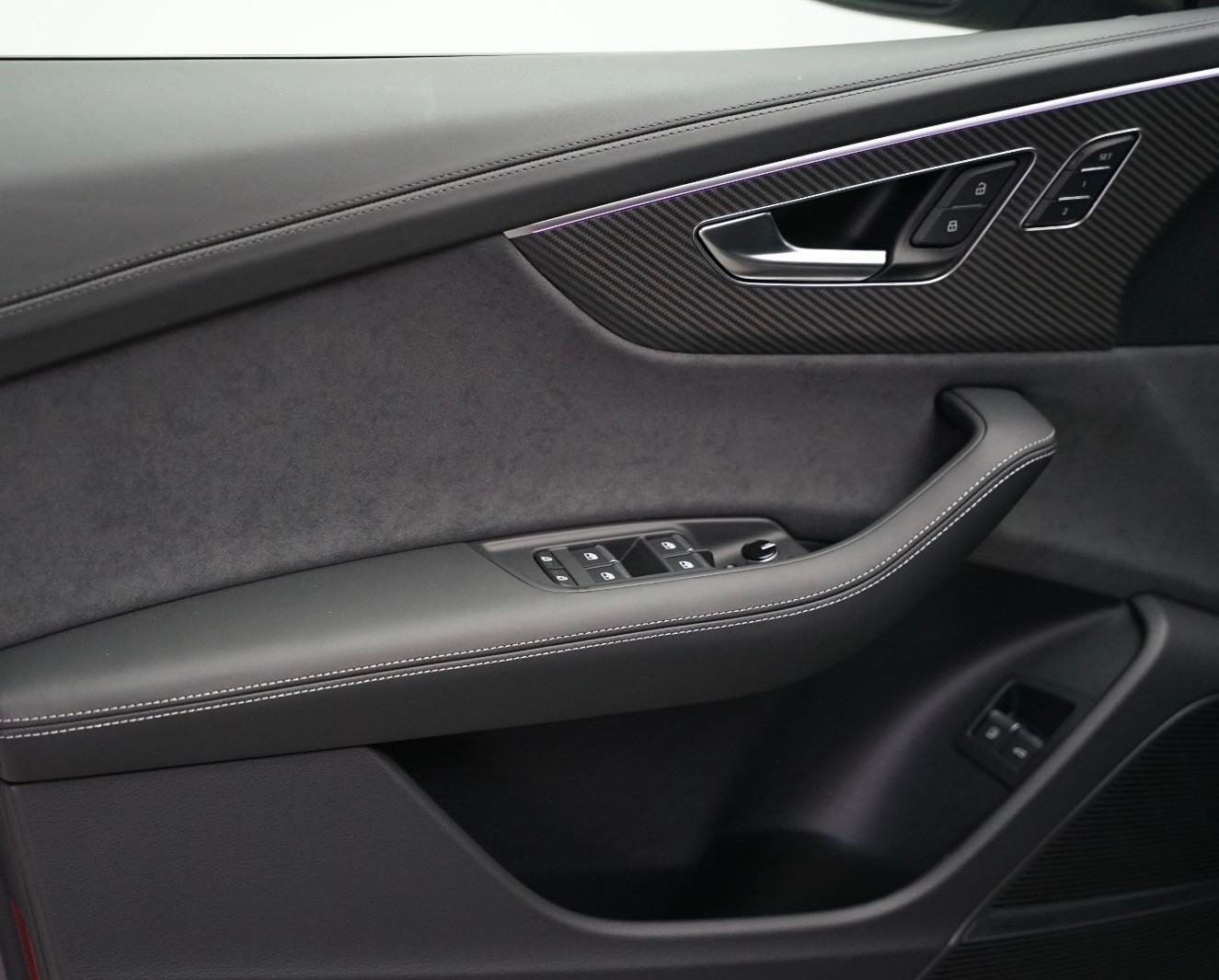 AUDI Q8 SUV TFSI e quattro 360 kW tiptronic-image-8