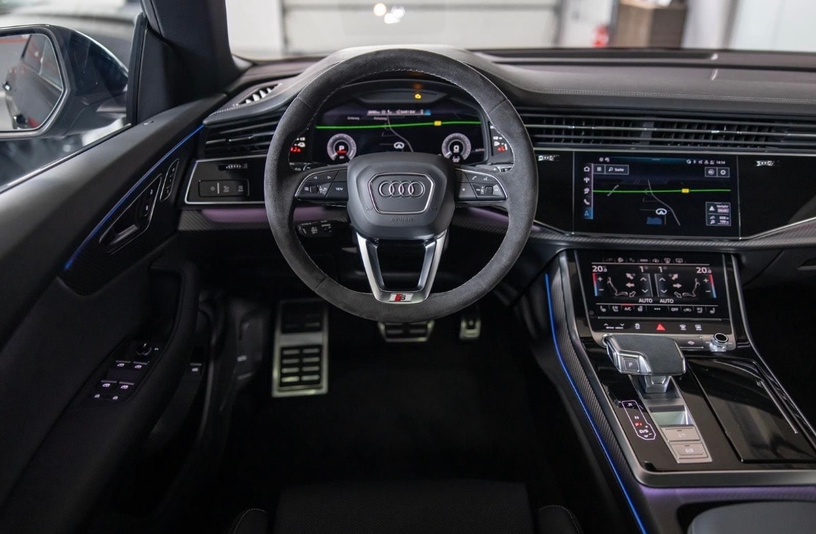 AUDI Q8 SUV TFSI e quattro 360 kW tiptronic-image-17