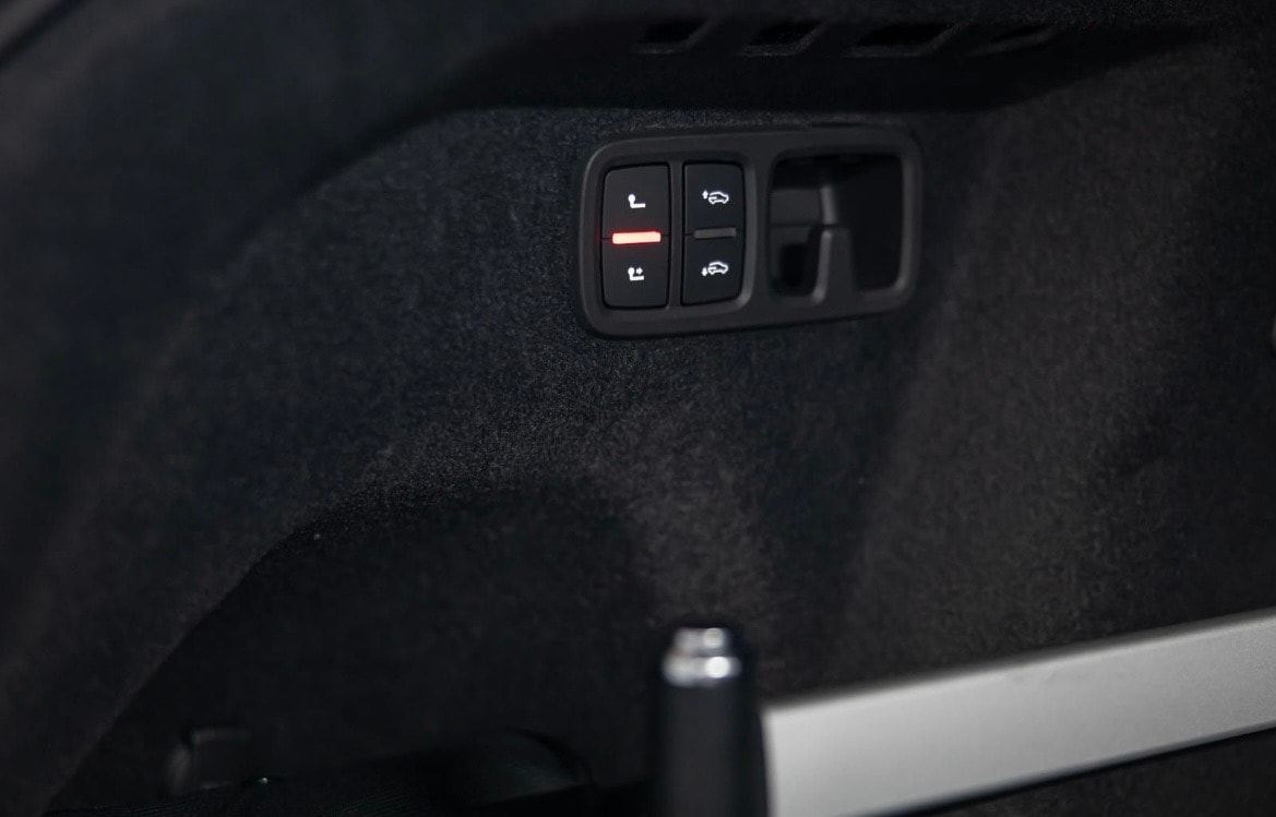 AUDI Q8 SUV TFSI e quattro 360 kW tiptronic-image-23