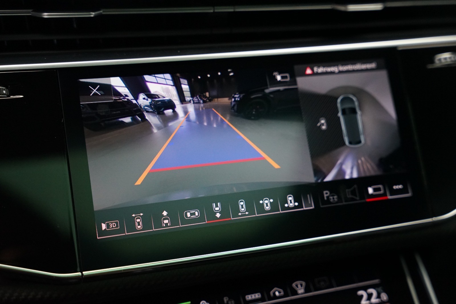 AUDI Q8 SUV TFSI e quattro 360 kW tiptronic-image-22