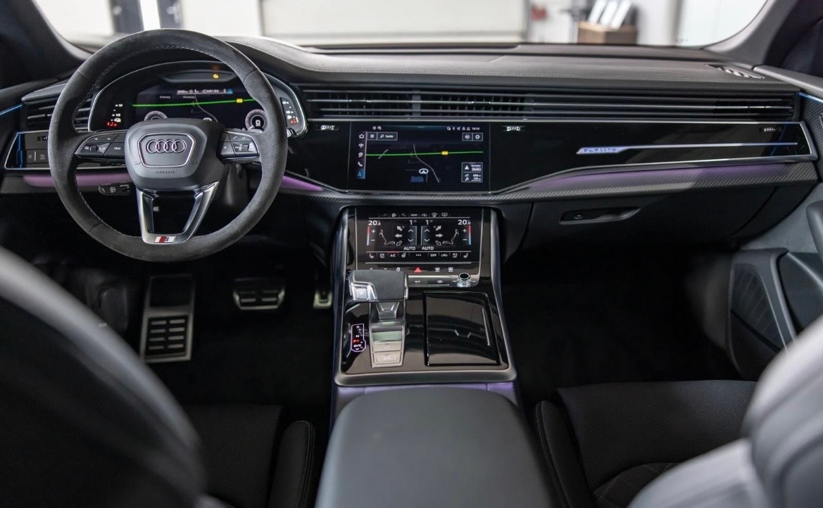 AUDI Q8 SUV TFSI e quattro 360 kW tiptronic-image-16