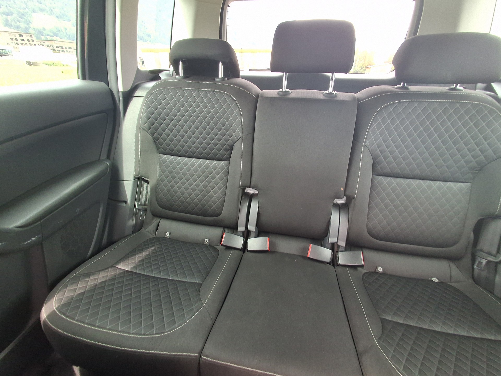 SKODA Yeti 2.0 TDI Outdoor Swiss Line 25 4x4 DSG-image-9
