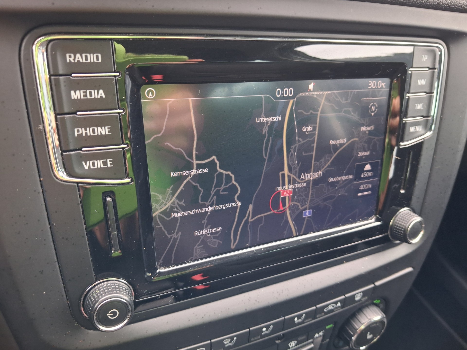 SKODA Yeti 2.0 TDI Outdoor Swiss Line 25 4x4 DSG-image-7