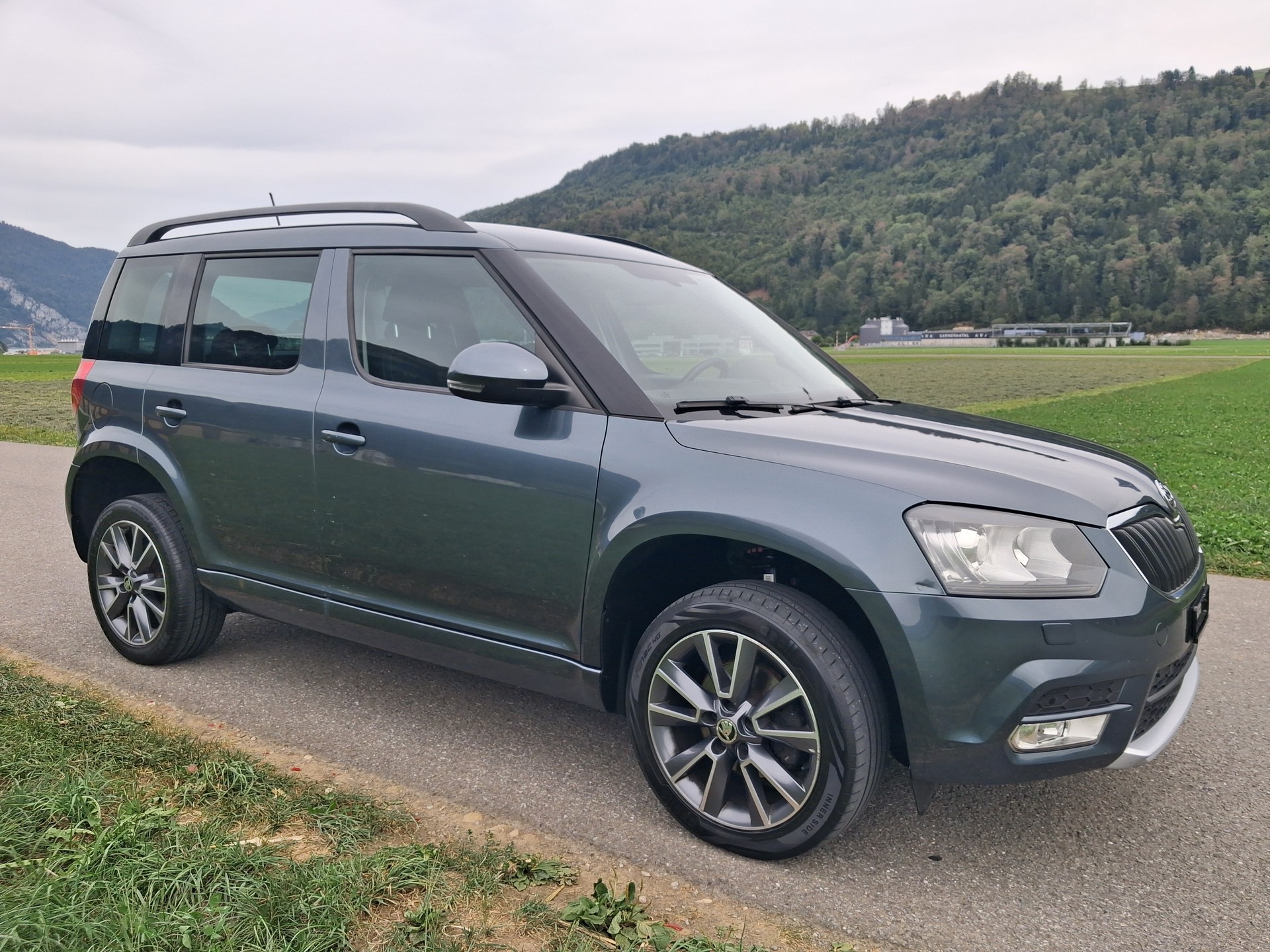 SKODA Yeti 2.0 TDI Outdoor Swiss Line 25 4x4 DSG-image-1