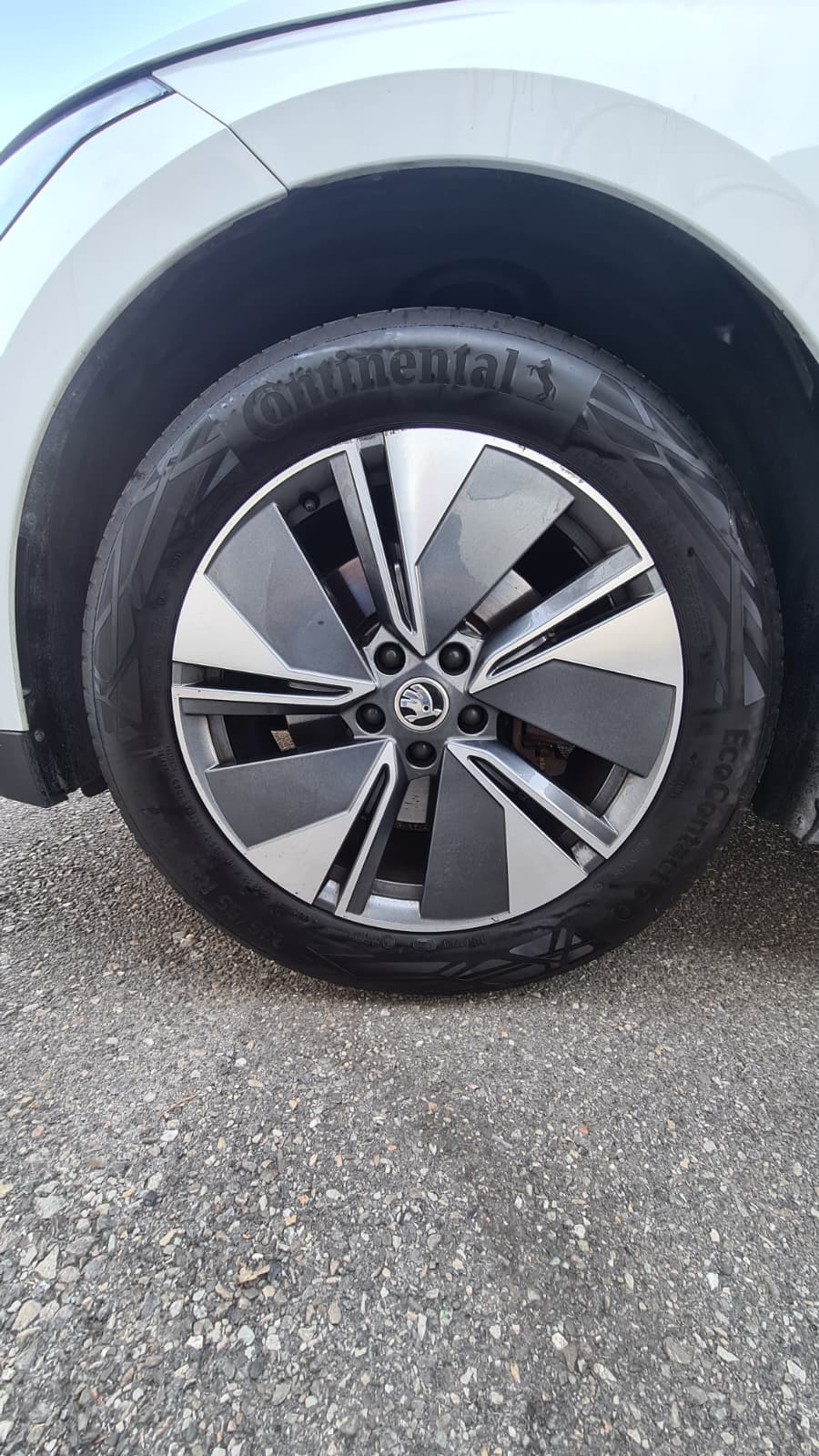 SKODA Enyaq iV 80 ** 204 PS ** Teil-Leder ** Gr-Navi ** RF-Kamera ** Virtual Cockpit ** Neues Modell 2023 **-image-19