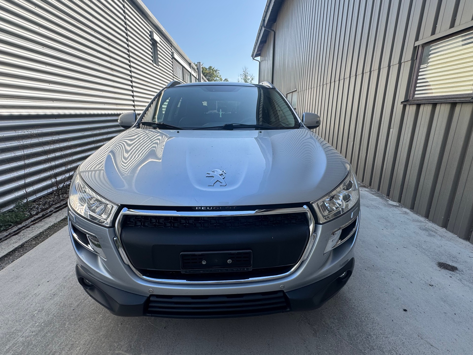 PEUGEOT 4008 1.8 HDi Allure 4WD-image-4
