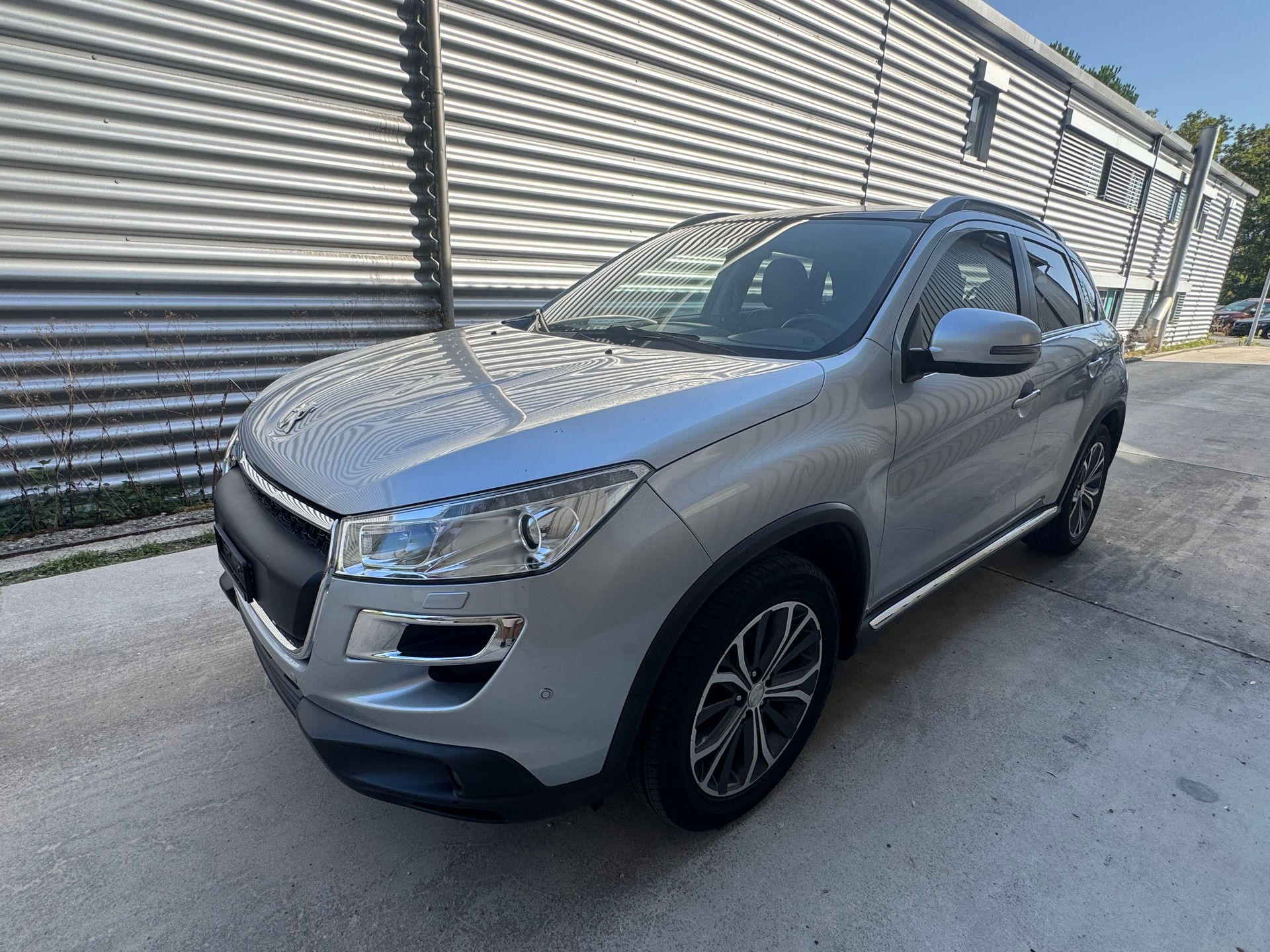 PEUGEOT 4008 1.8 HDi Allure 4WD-image-1