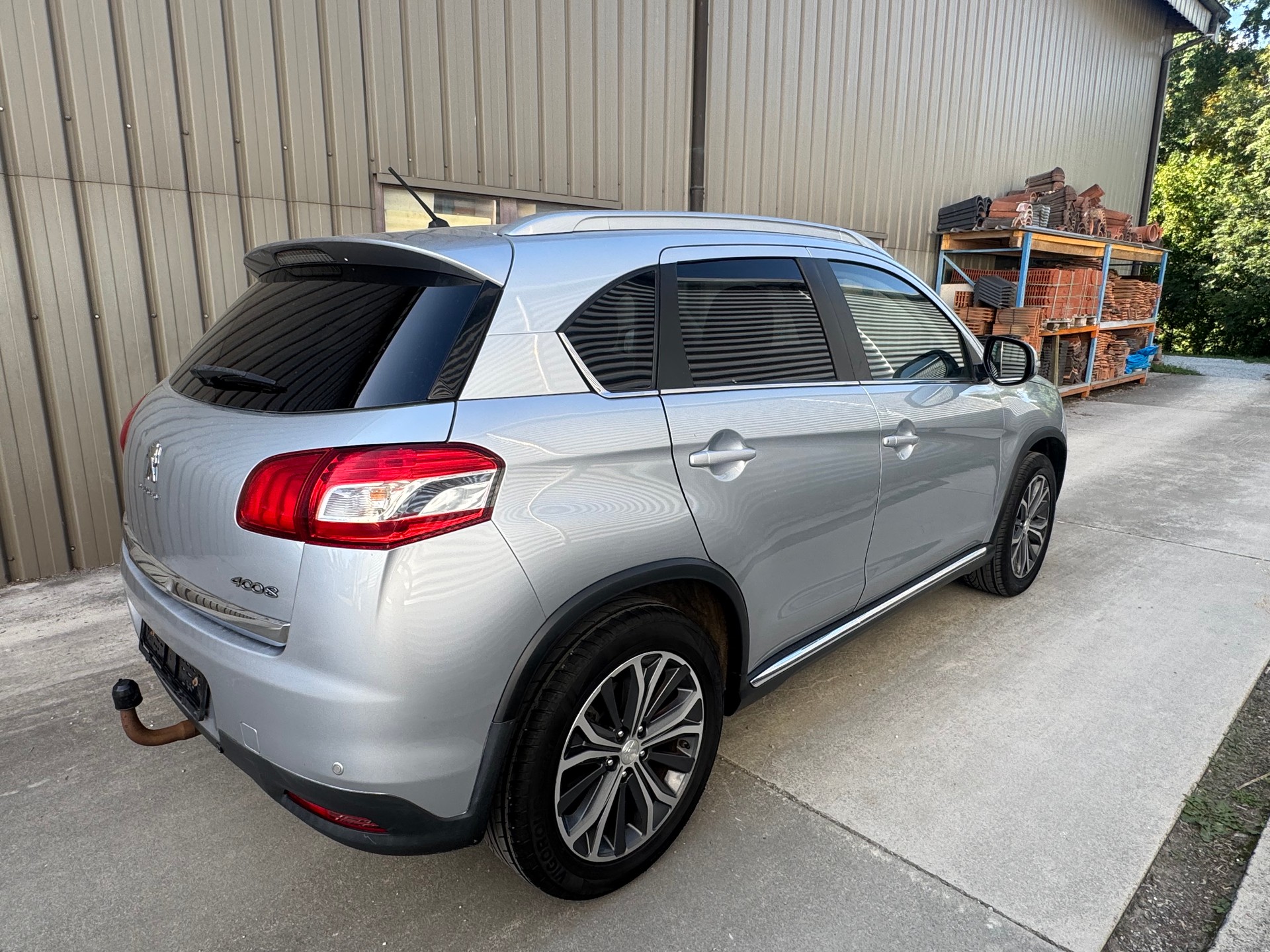 PEUGEOT 4008 1.8 HDi Allure 4WD-image-3