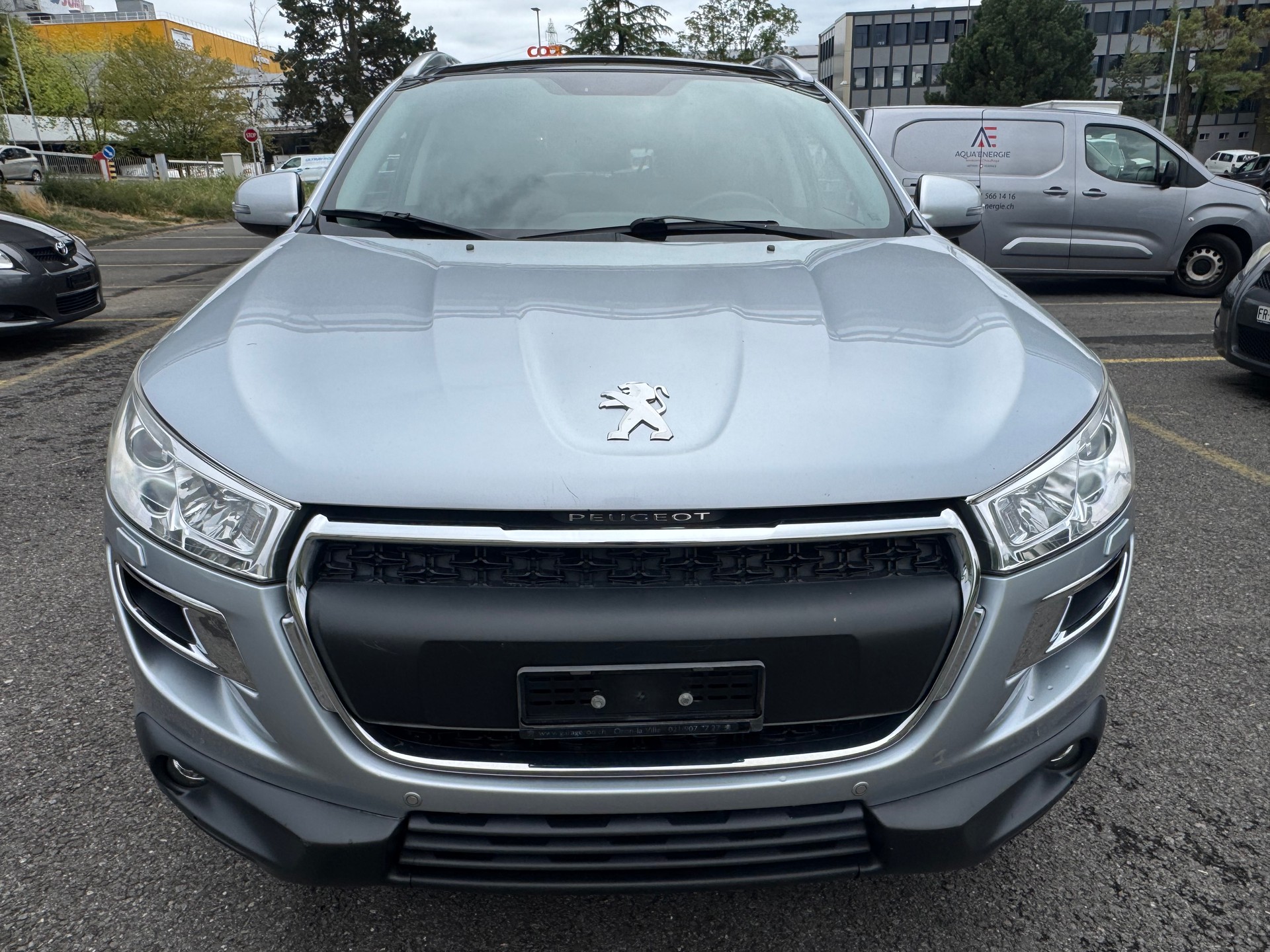 PEUGEOT 4008 1.8 HDi Allure 4WD-image-4