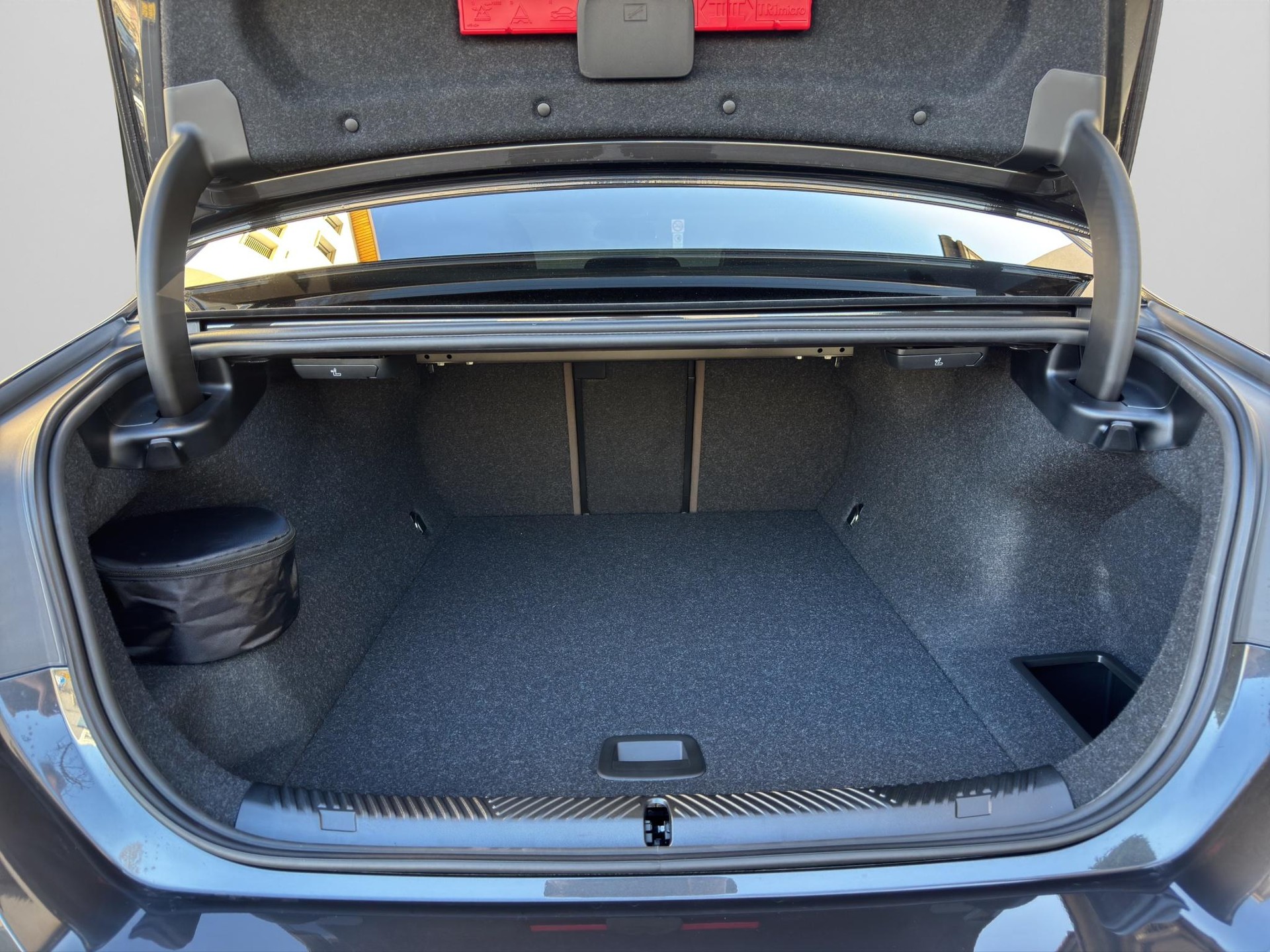 BMW i5 G60 xDrive40 M Sport Edition-image-17