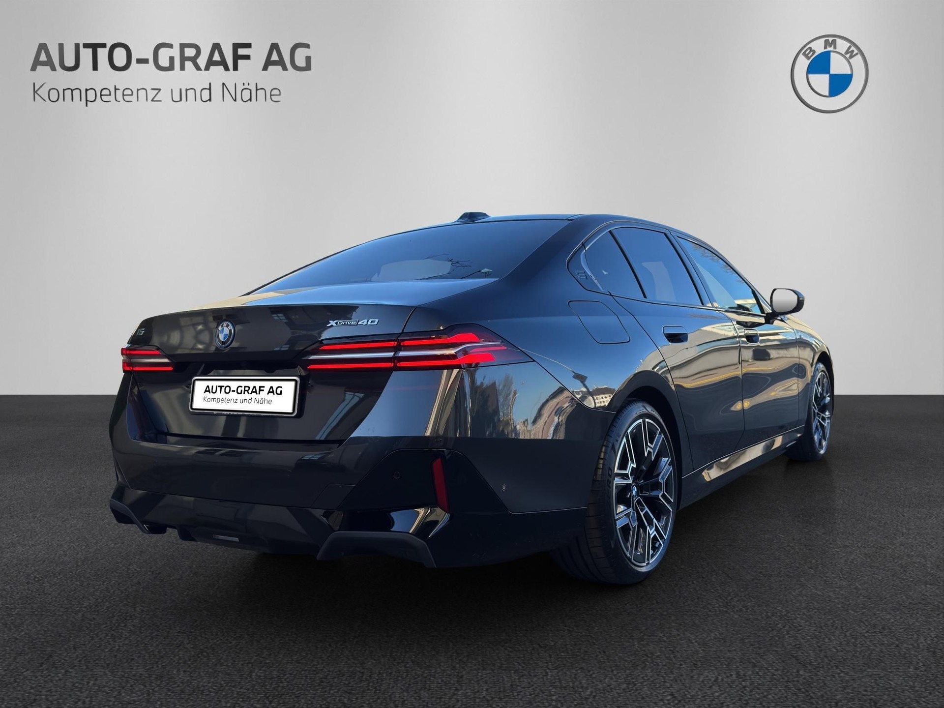 BMW i5 G60 xDrive40 M Sport Edition-image-4
