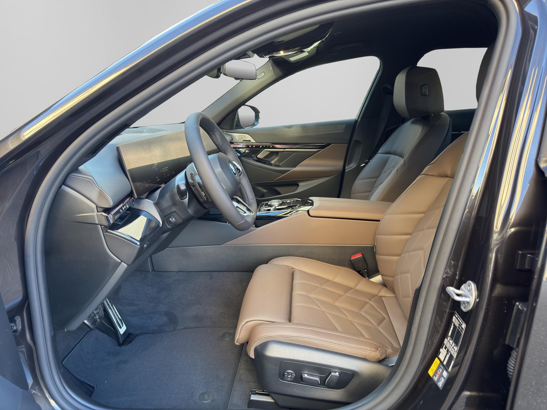BMW i5 G60 xDrive40 M Sport Edition-image-10