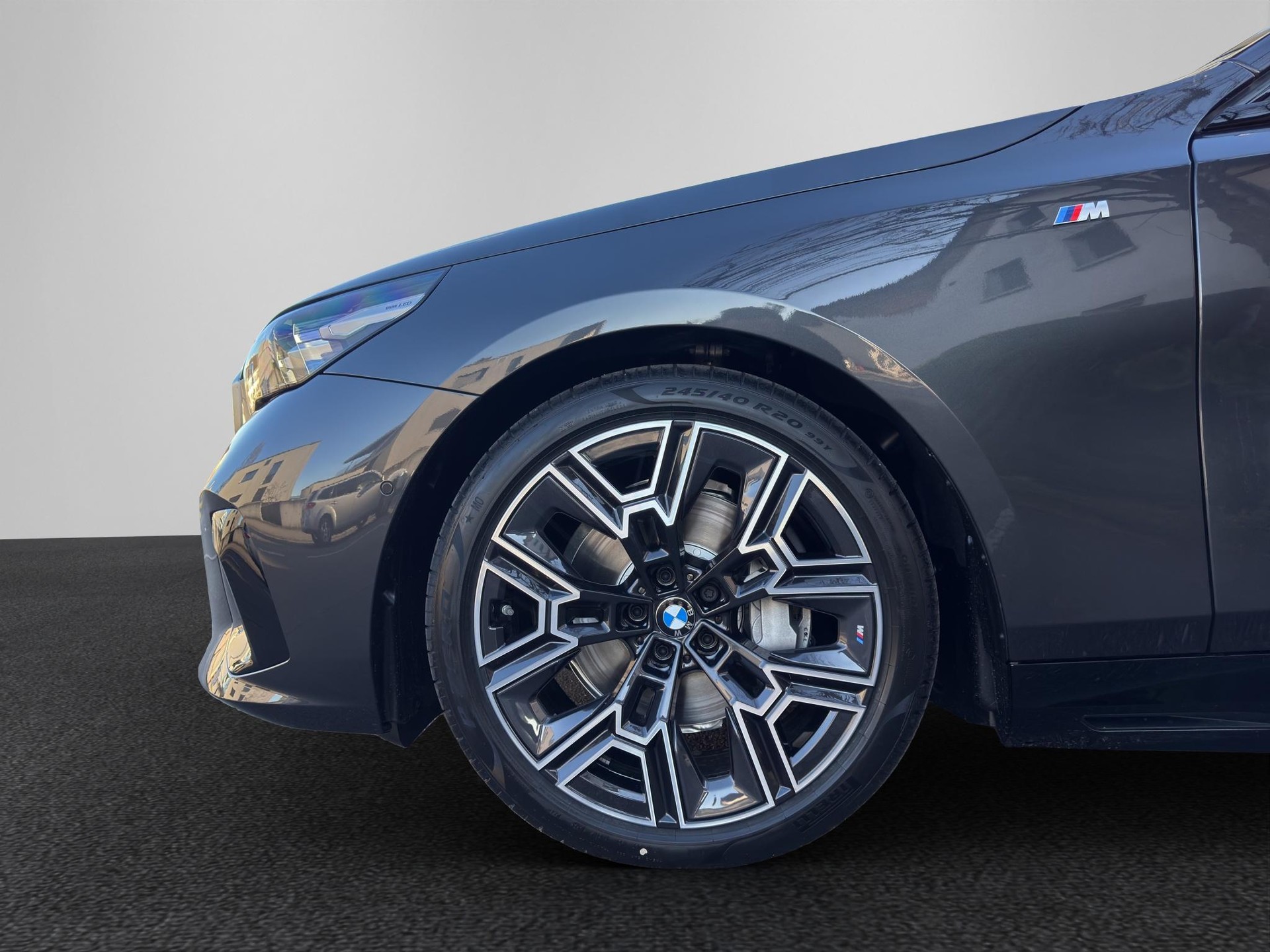 BMW i5 G60 xDrive40 M Sport Edition-image-9