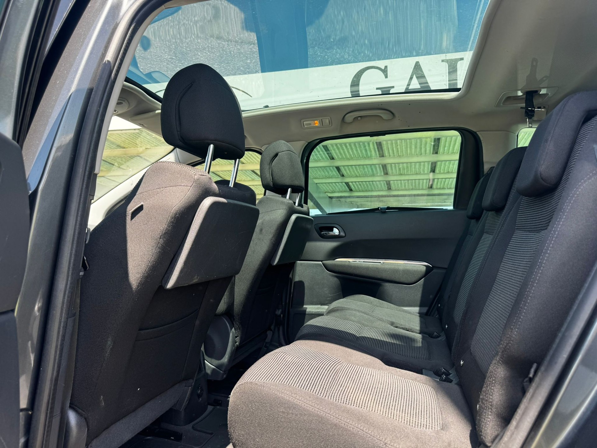 PEUGEOT 5008 1.6 HDI Sport EGS6-image-10