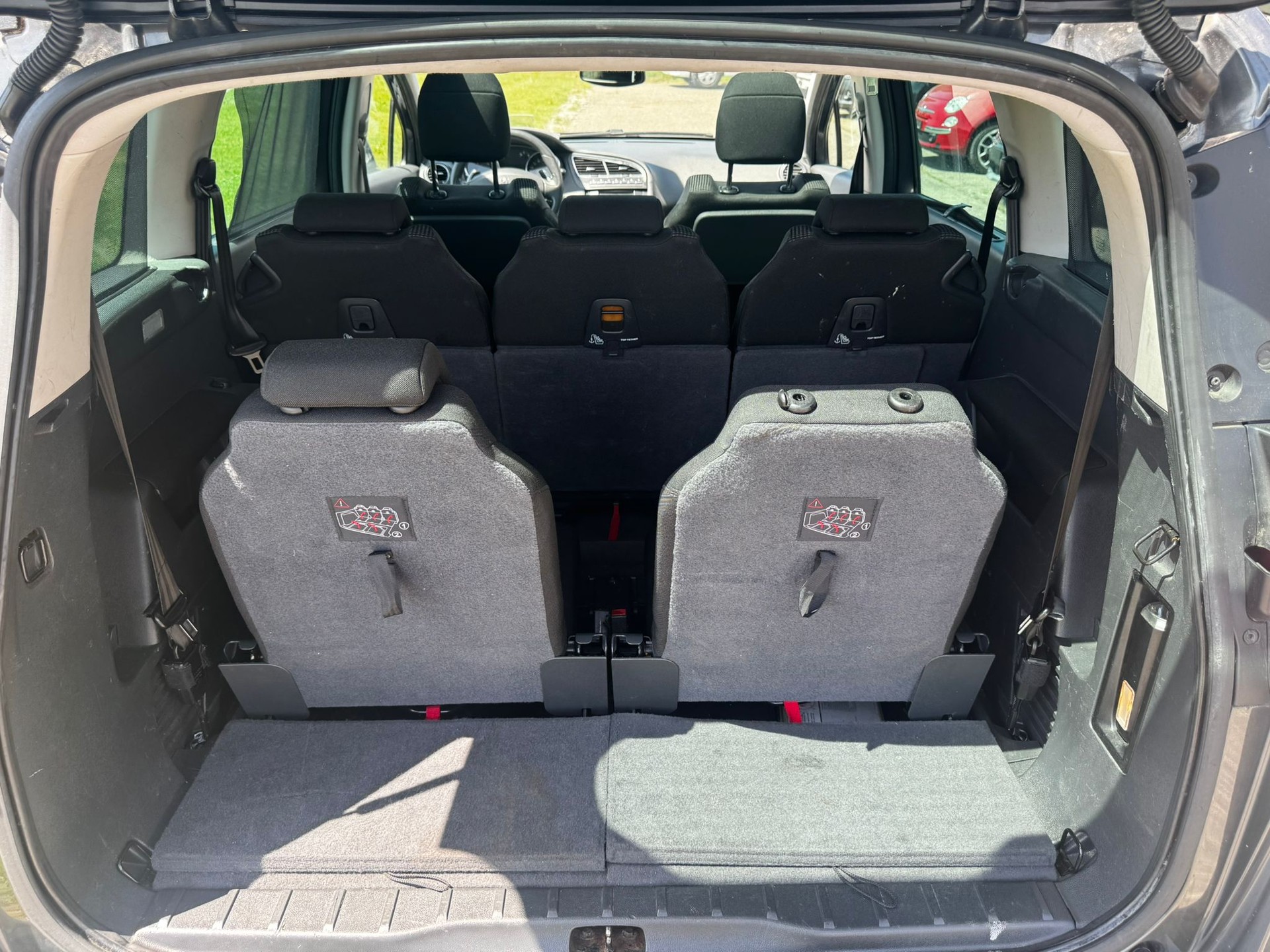 PEUGEOT 5008 1.6 HDI Sport EGS6-image-11