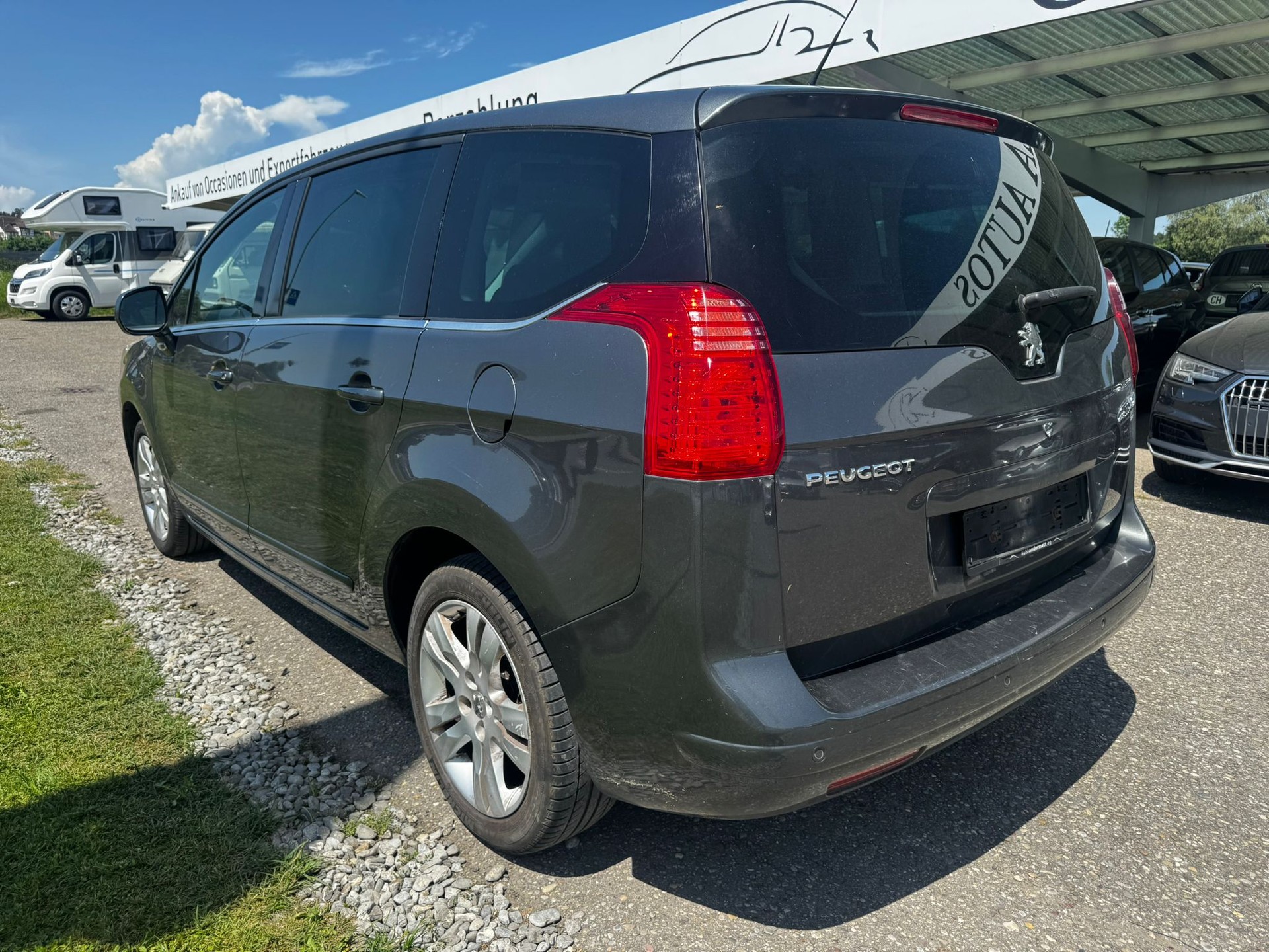 PEUGEOT 5008 1.6 HDI Sport EGS6-image-6