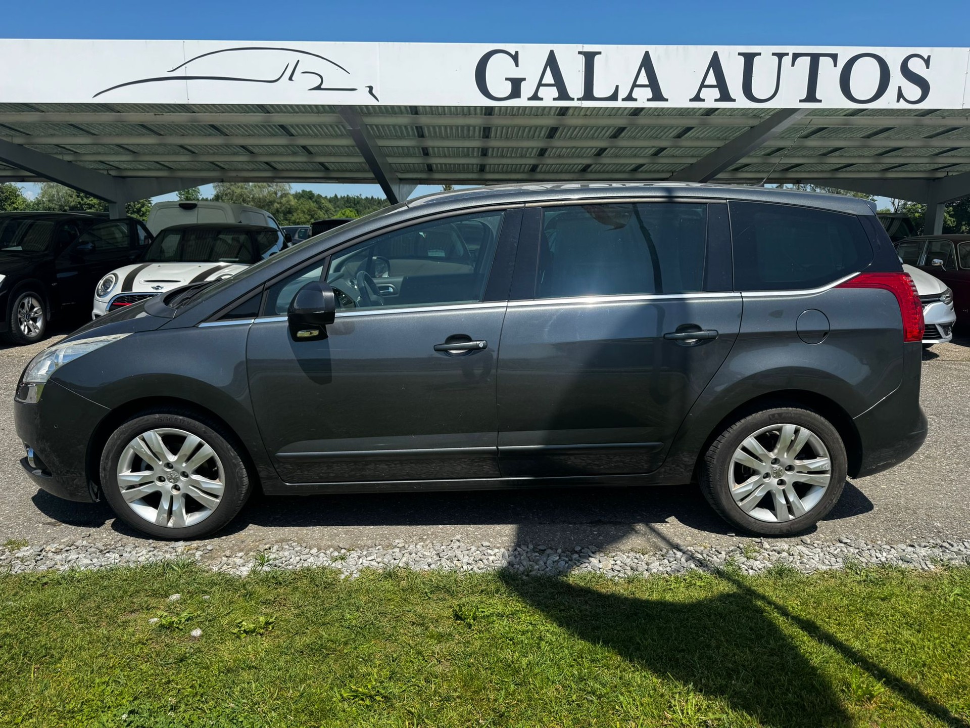 PEUGEOT 5008 1.6 HDI Sport EGS6-image-7