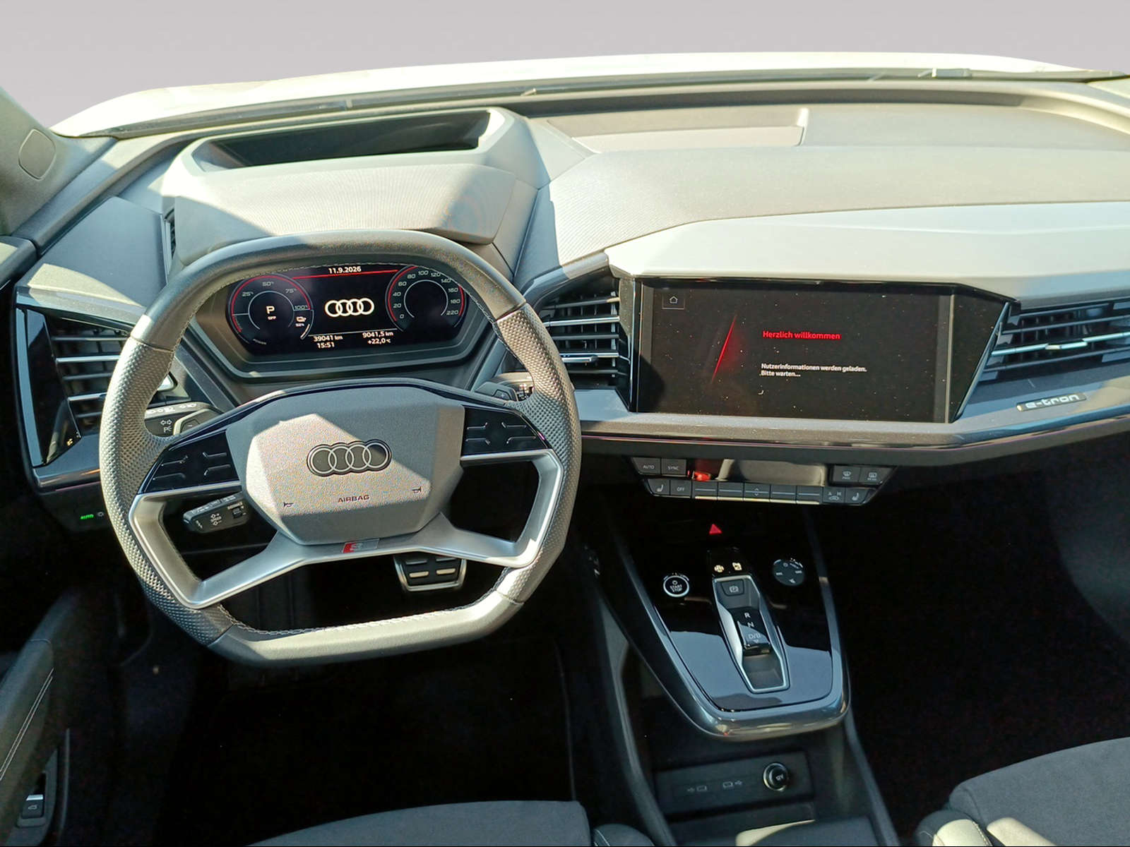 AUDI Audi Q4 45 e-tron Quattro S-Line / TOP Ausrüstung / CH-Modell Werksgarantie + Gratisservice-image-8