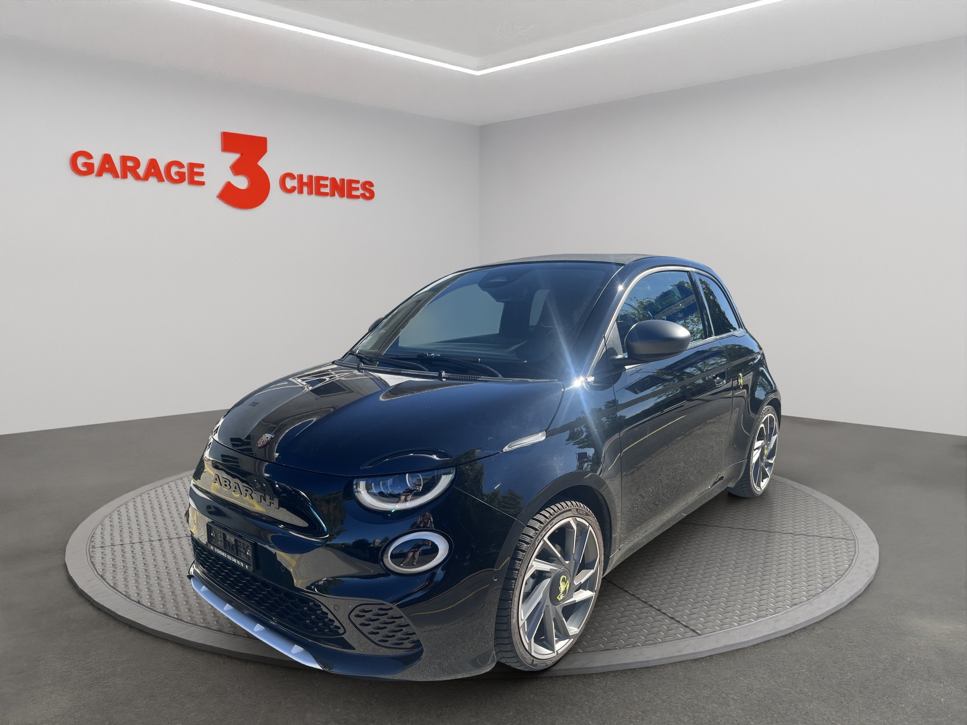 FIAT Abarth Cabrio 500e Turismo-image-0