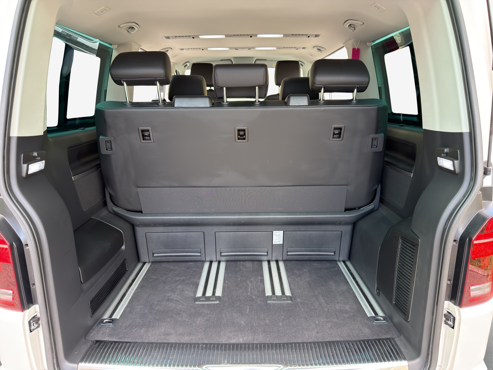 VW T6.1 Multivan 2.0 Bi-TDI Highline Liberty 4Mot. DSG-image-12