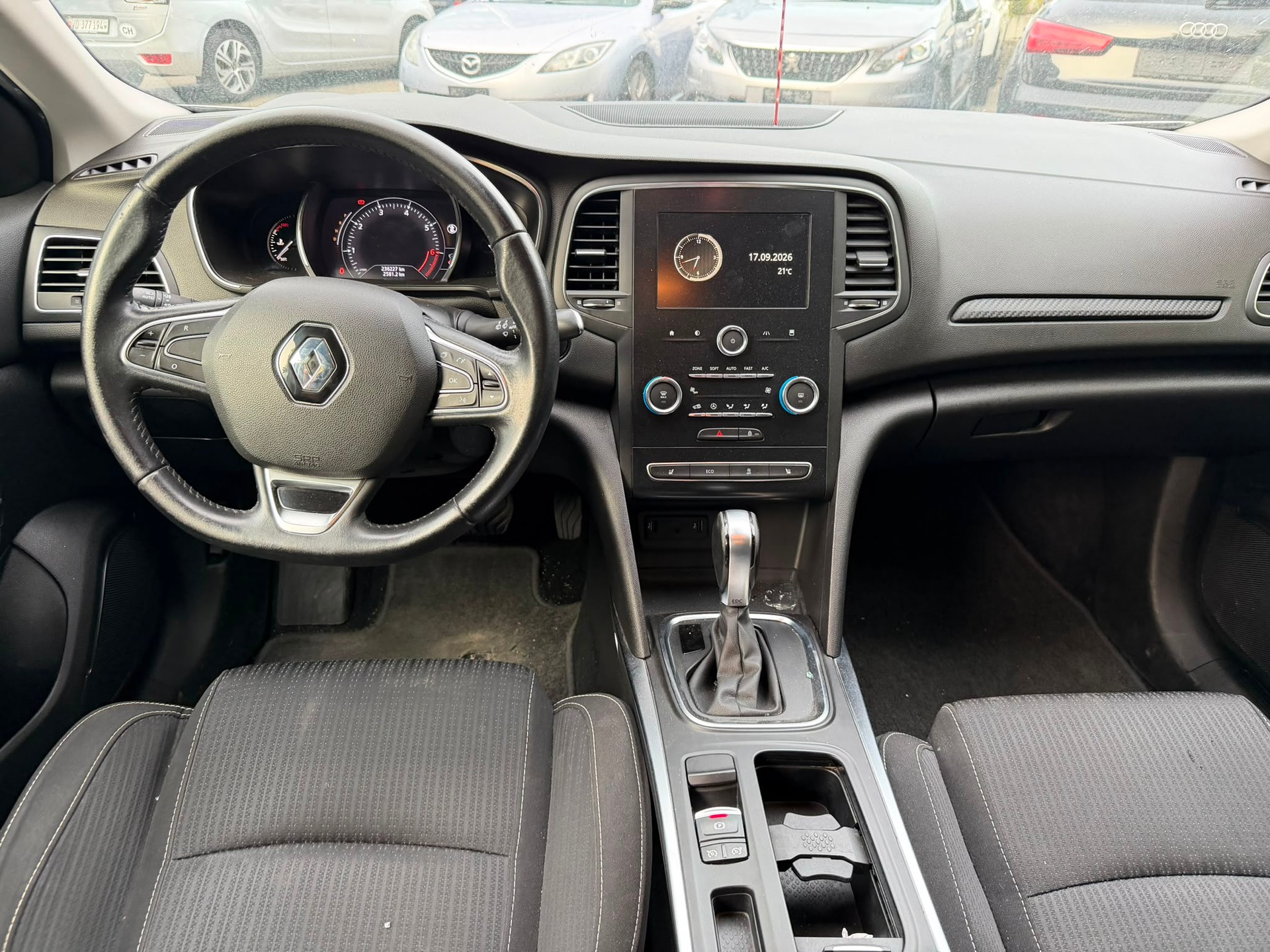 RENAULT Mégane 1.3 16V Turbo GT Line EDC-image-11