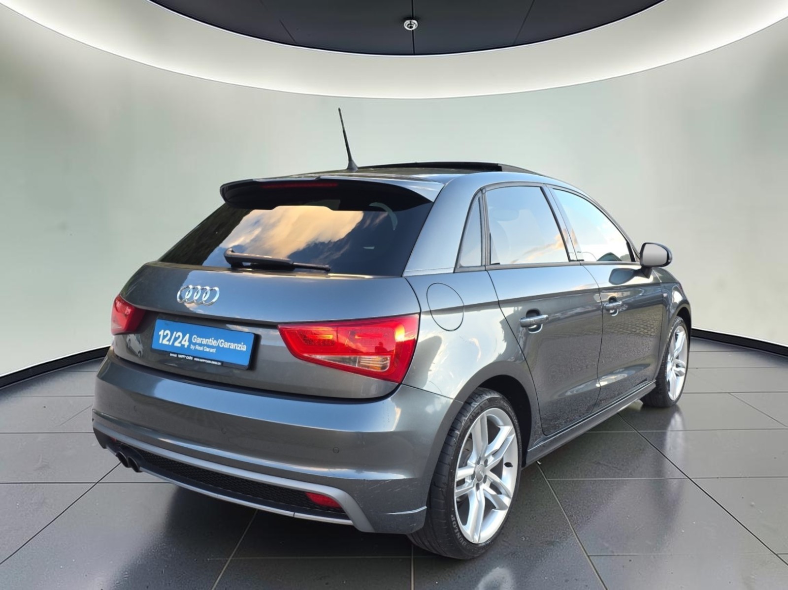 AUDI A1 Sportback 1.4 TFSI Attraction S_LINE-image-4