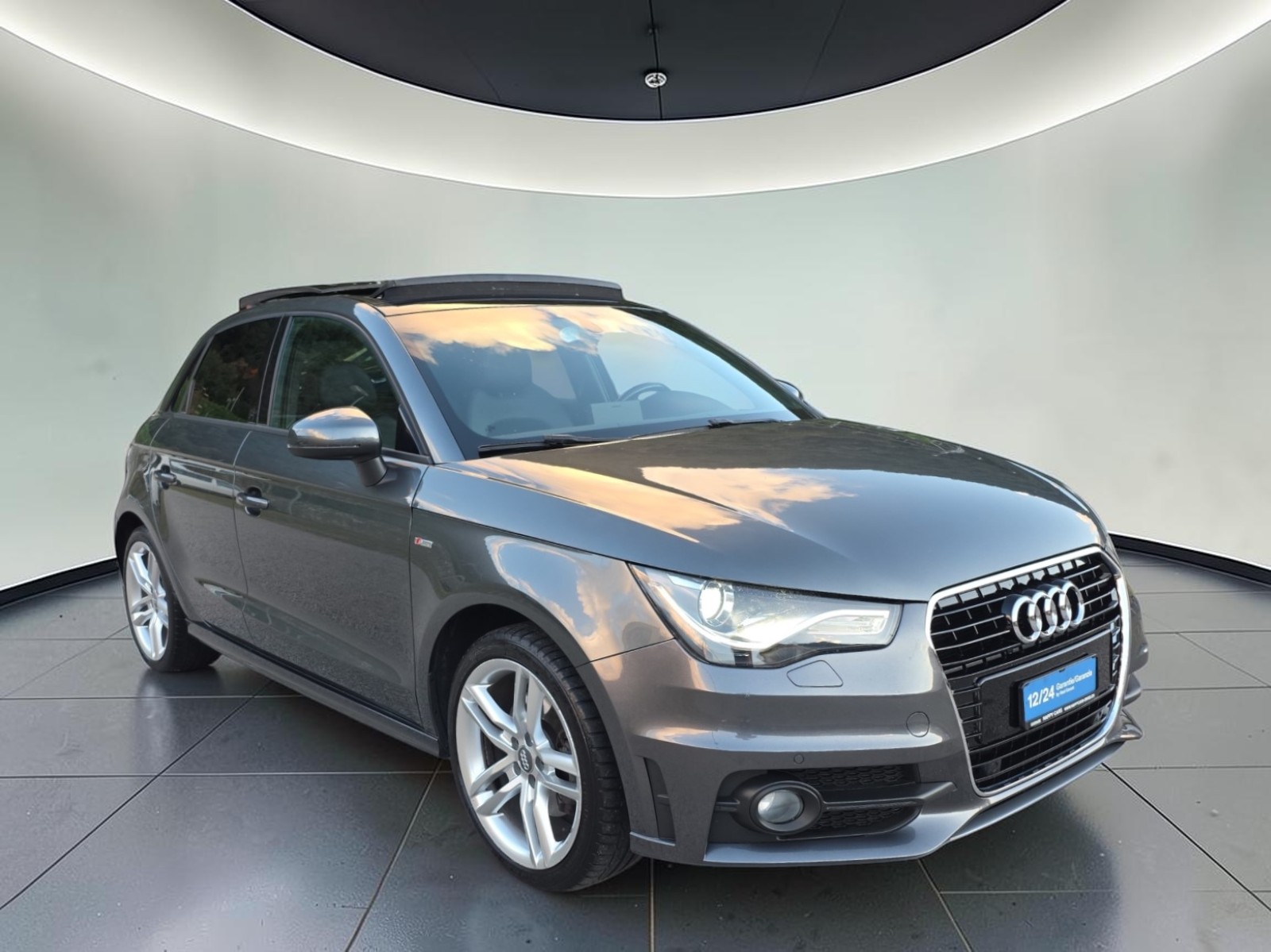 AUDI A1 Sportback 1.4 TFSI Attraction S_LINE-image-2