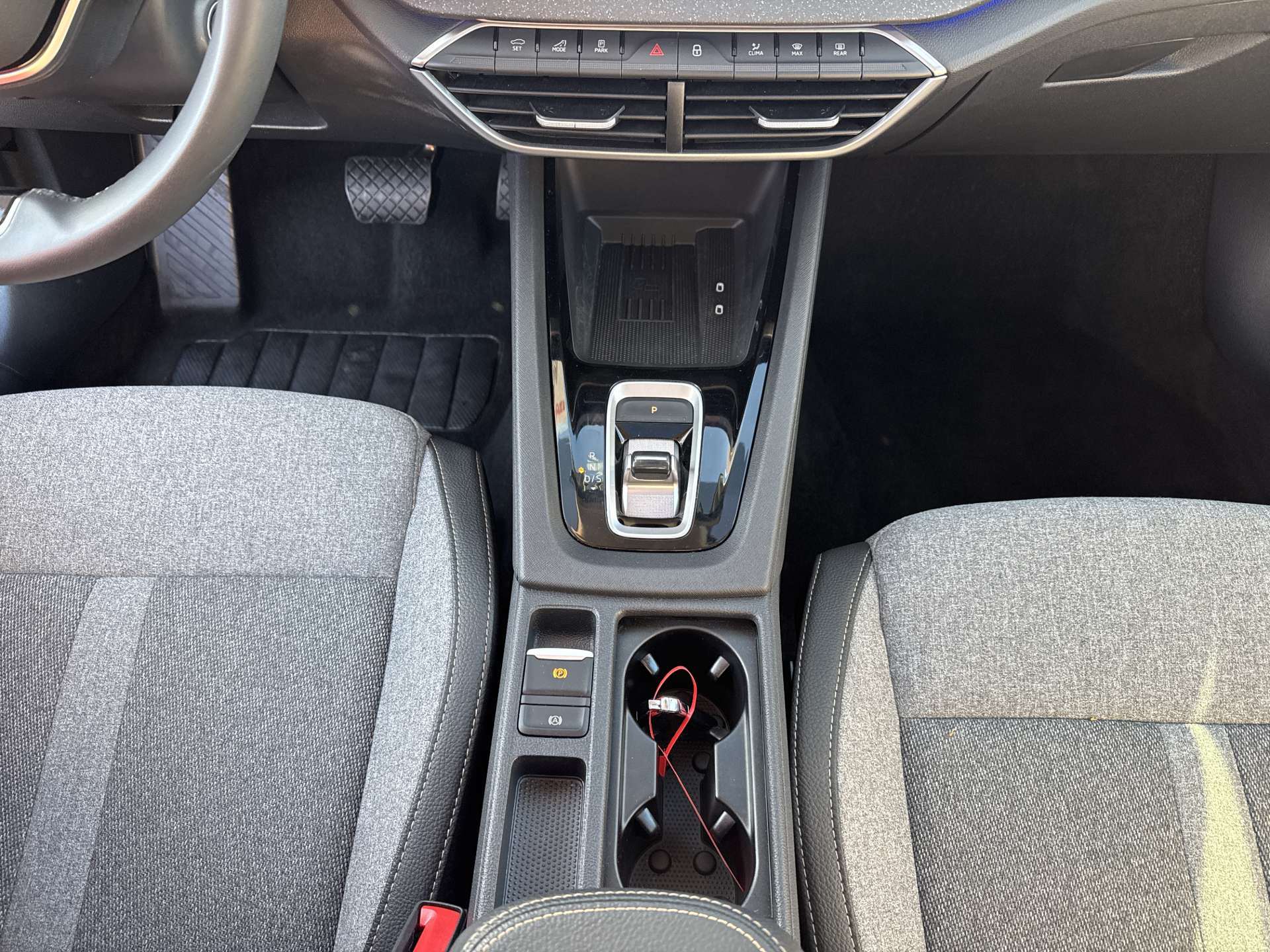 SKODA Octavia Combi 2.0 TDi Selection Tour DSG-Automat-image-11