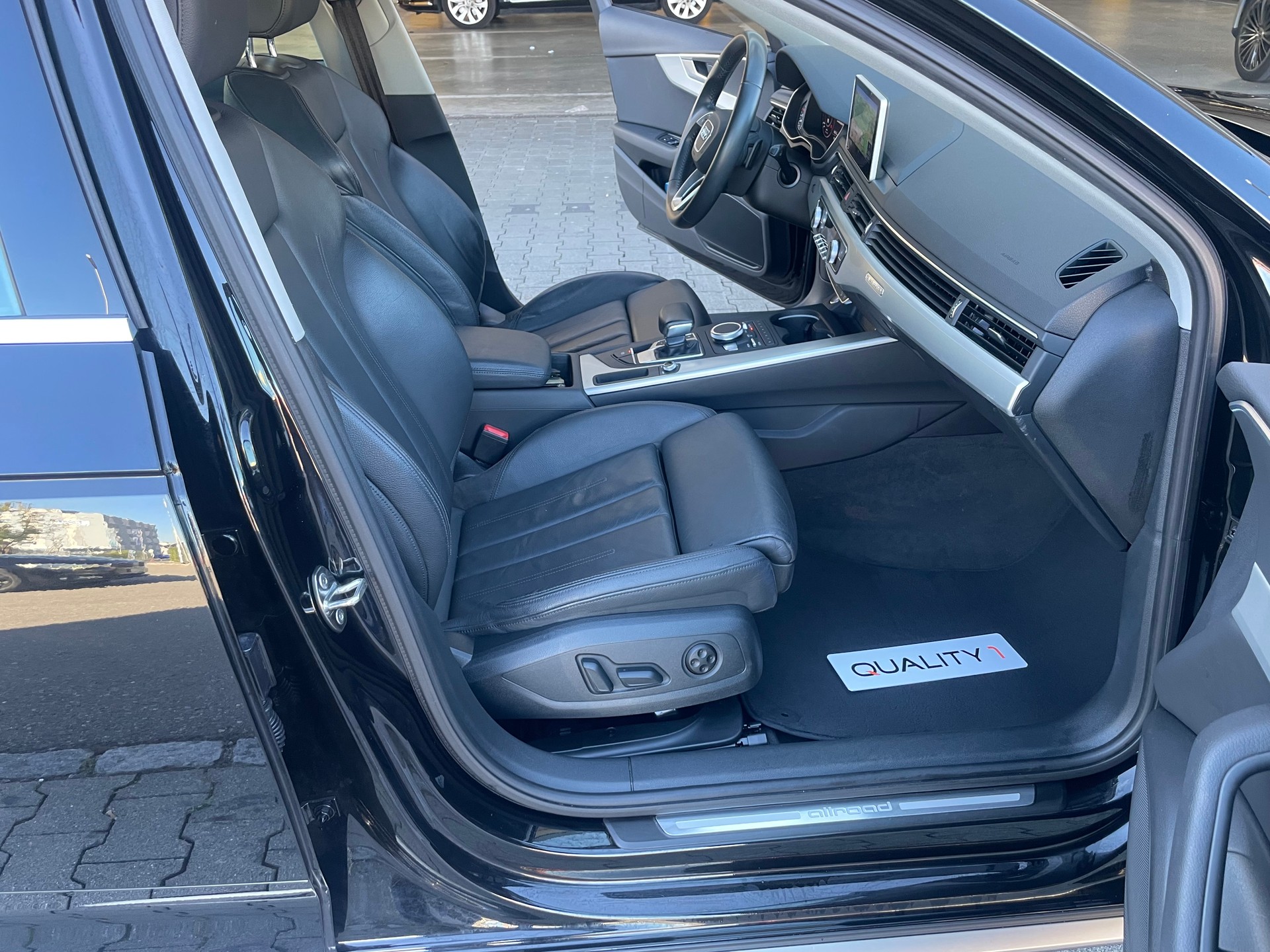 AUDI A4 allroad 2.0 TDI quattro S-tronic-image-7