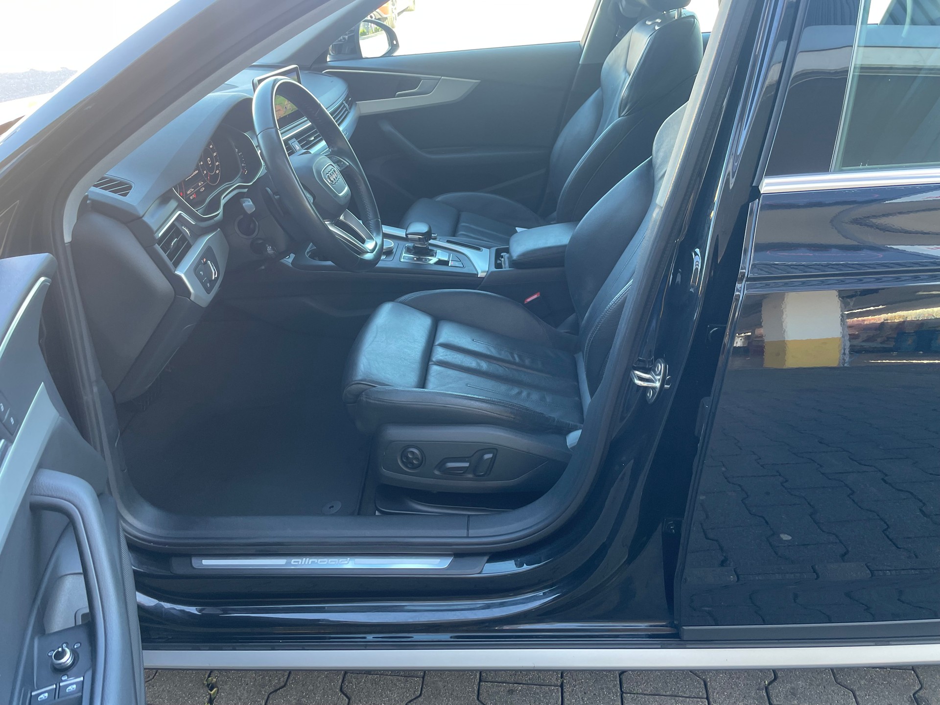AUDI A4 allroad 2.0 TDI quattro S-tronic-image-8