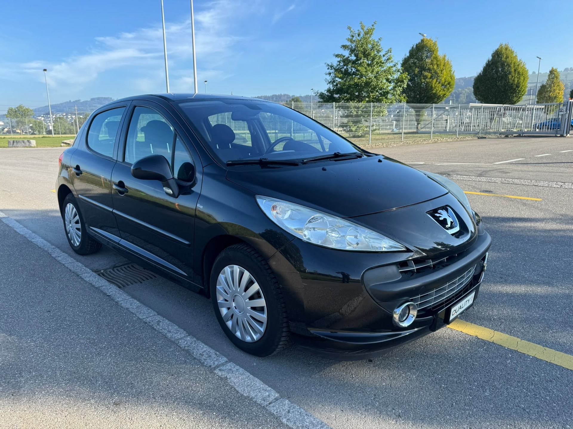 PEUGEOT 207 1.6 16V XT Premium Automatic-image-6