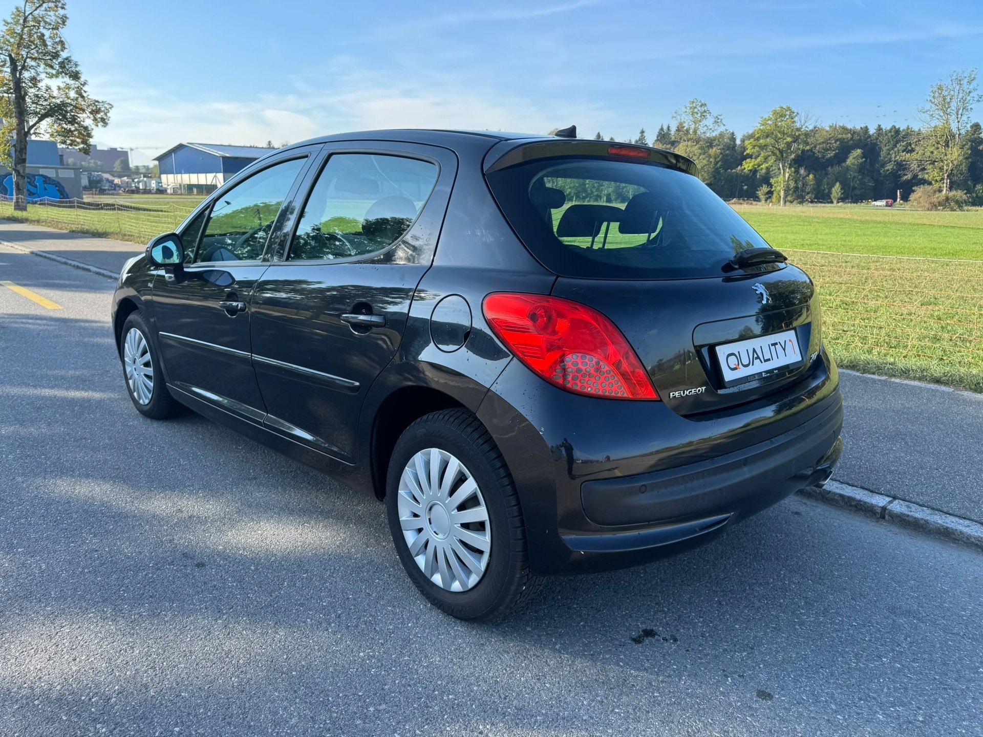 PEUGEOT 207 1.6 16V XT Premium Automatic-image-2