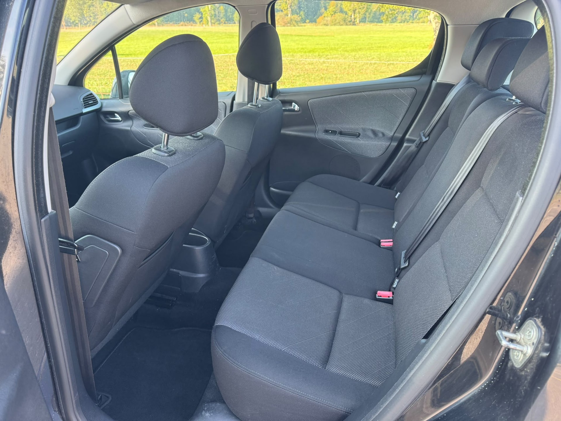PEUGEOT 207 1.6 16V XT Premium Automatic-image-11