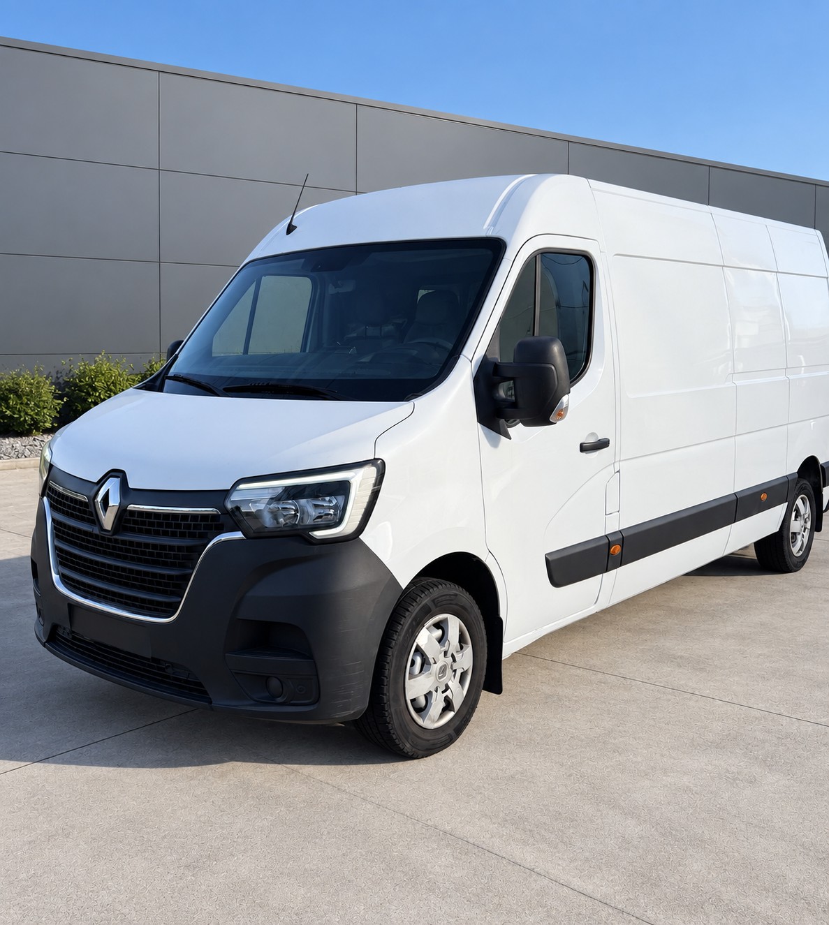 RENAULT 2.3 dCi 135 TwinTurbo-image-1