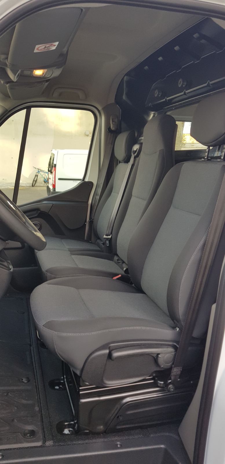 RENAULT 2.3 dCi 135 TwinTurbo-image-9