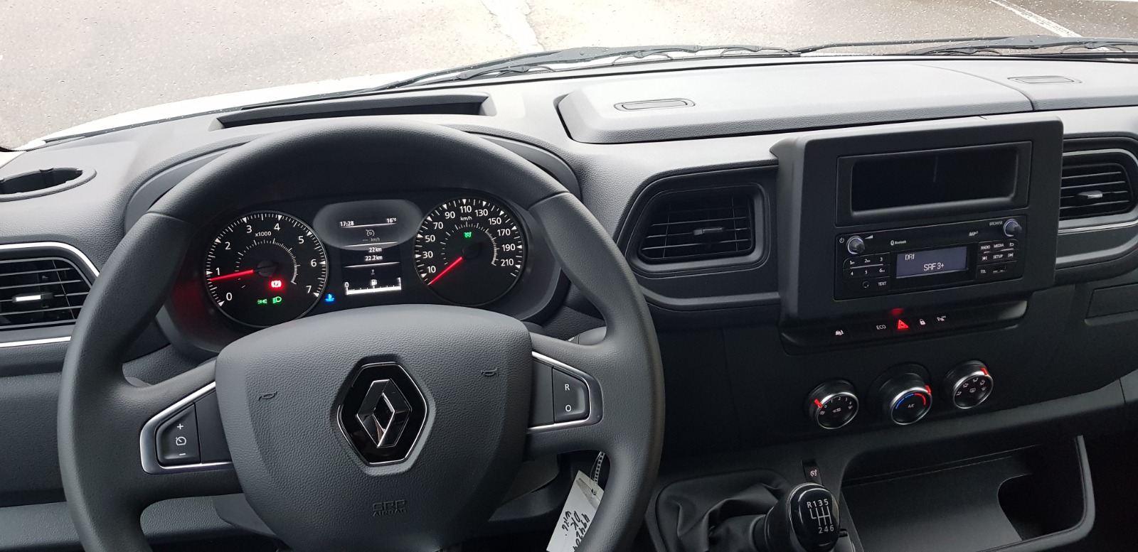 RENAULT 2.3 dCi 135 TwinTurbo-image-8