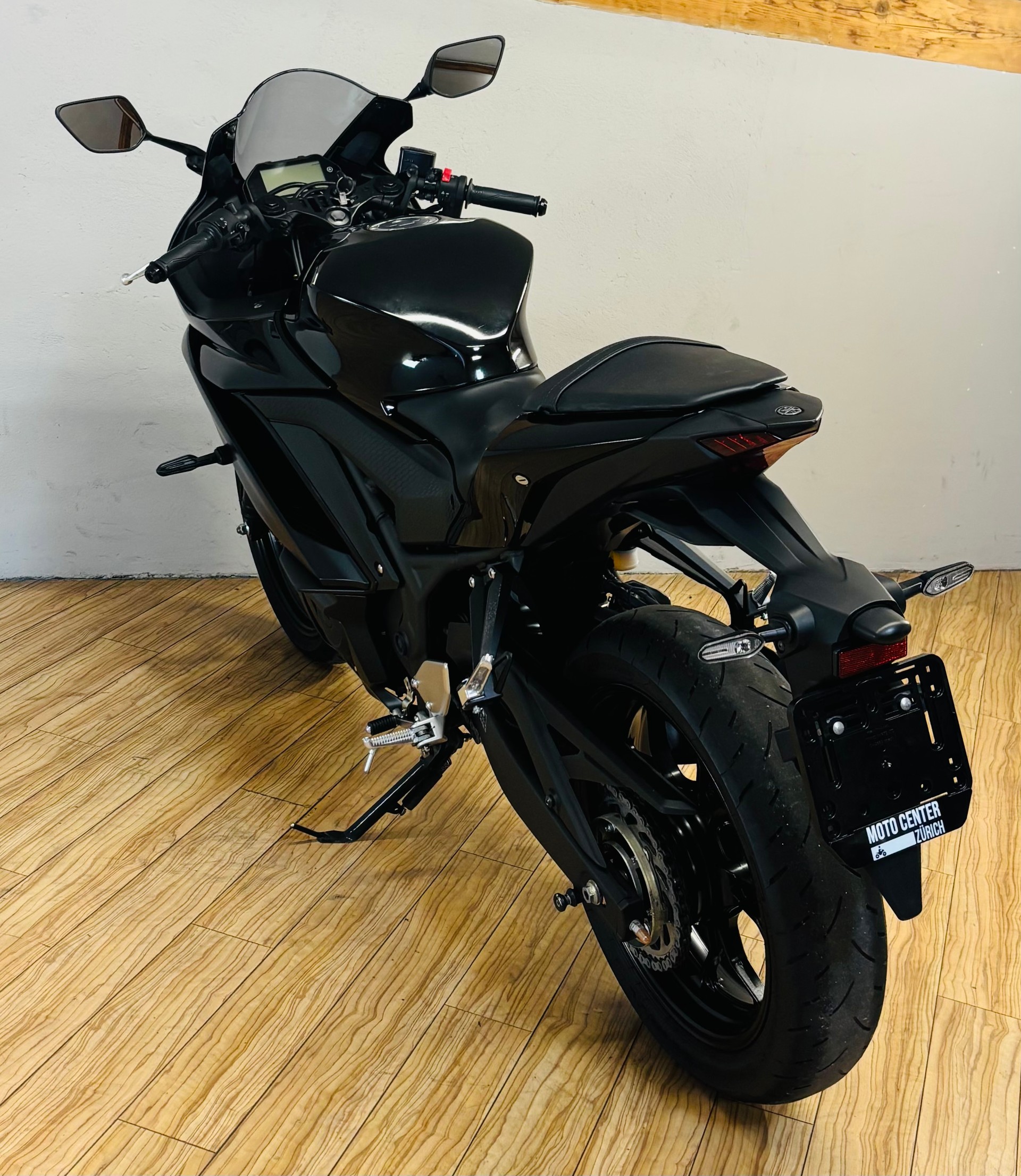 YAMAHA YZF-R3-image-4