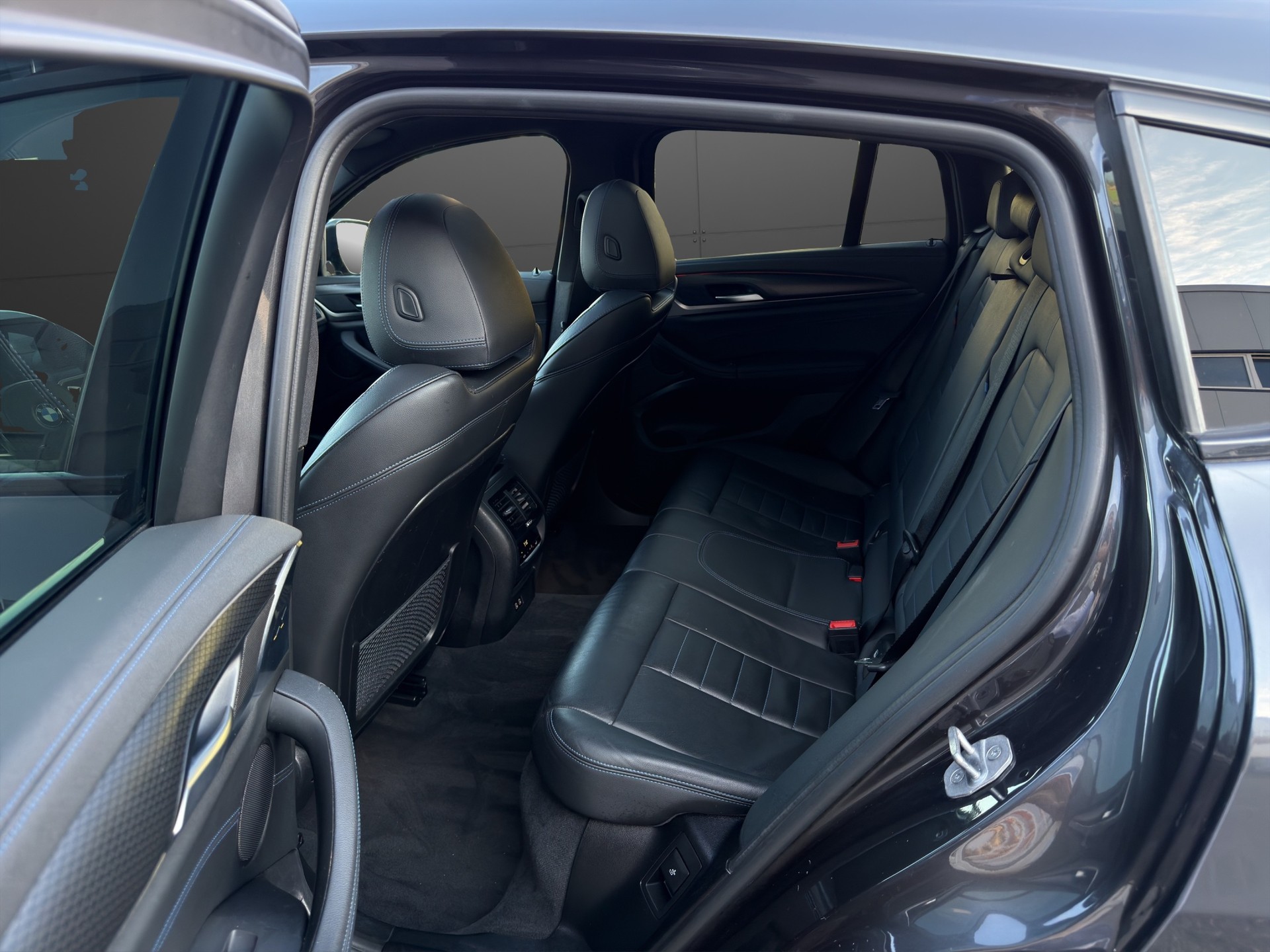 BMW X4 xDrive 48V 30i M Sport Steptronic-image-22