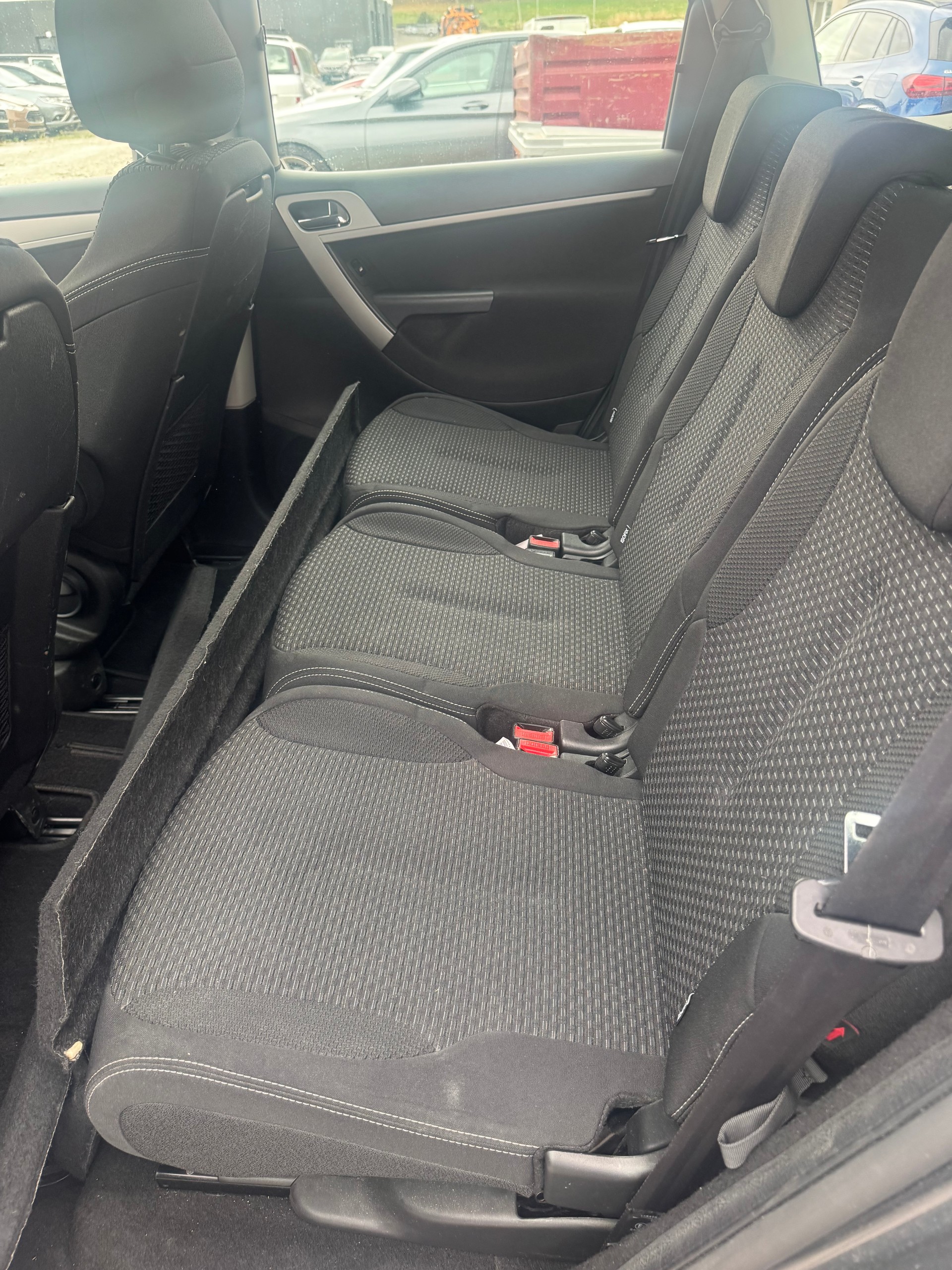 CITROEN C4 Picasso 1.6 HDI 16V Séduction EGS6-image-6
