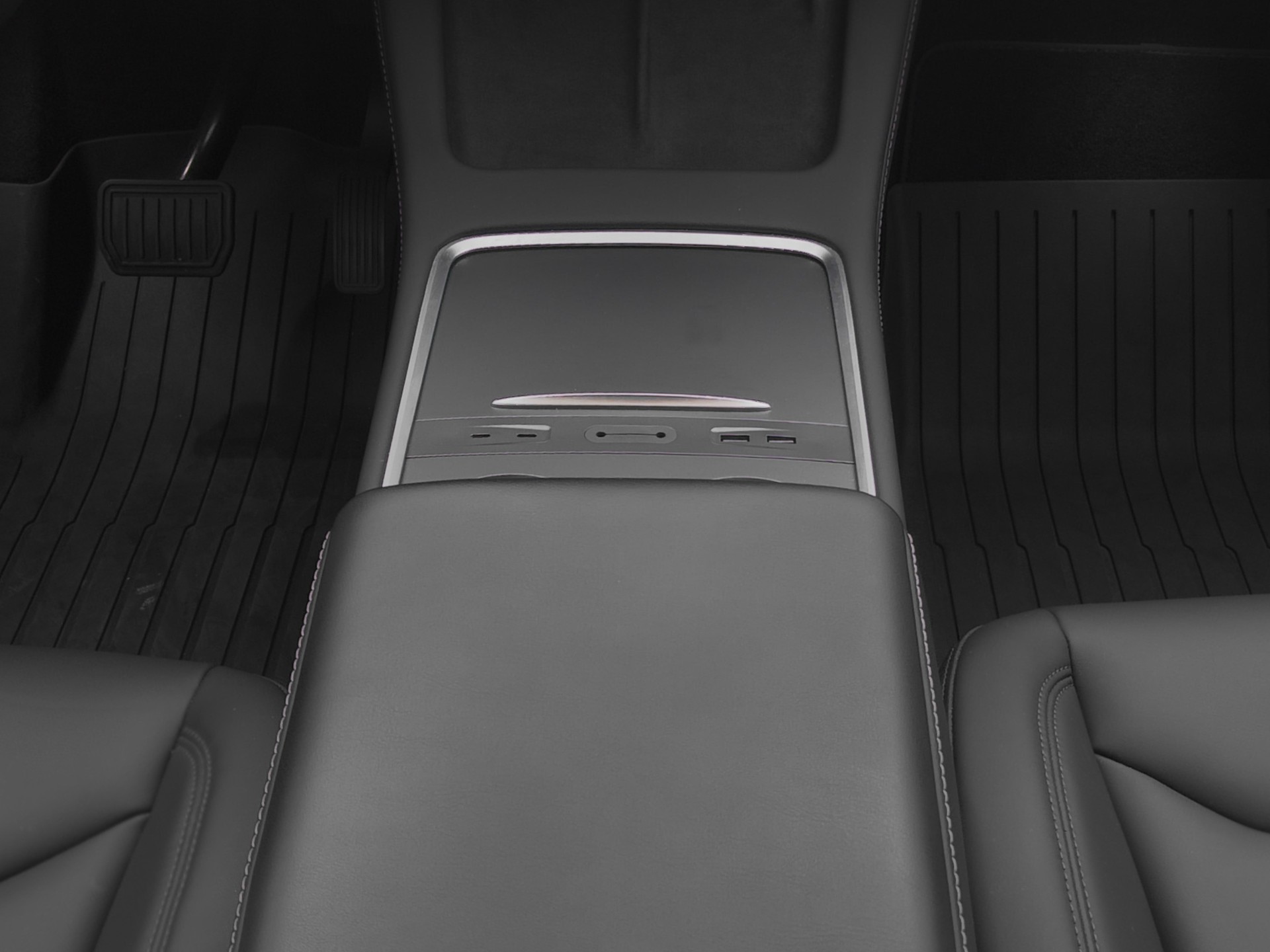 TESLA Model Y Long Range-image-10
