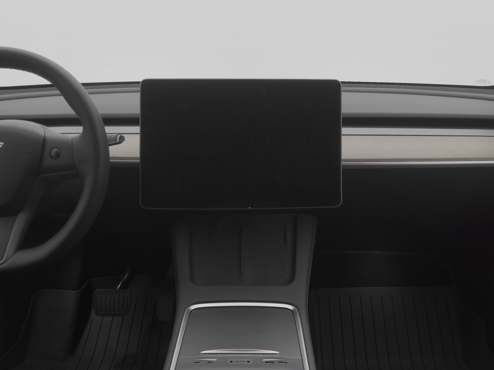TESLA Model Y Long Range-image-7