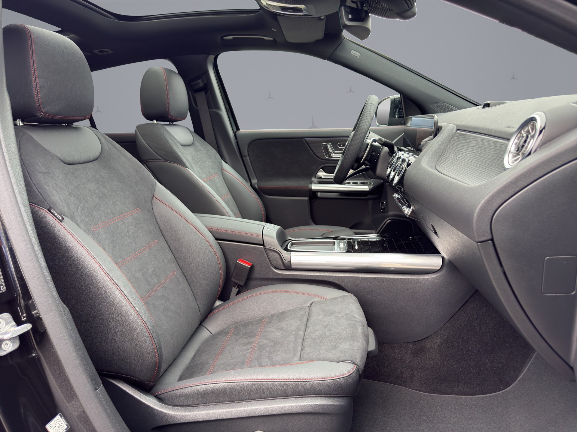 MERCEDES-BENZ GLA-Klasse H247 GLA 35 AMG 4matic-image-16