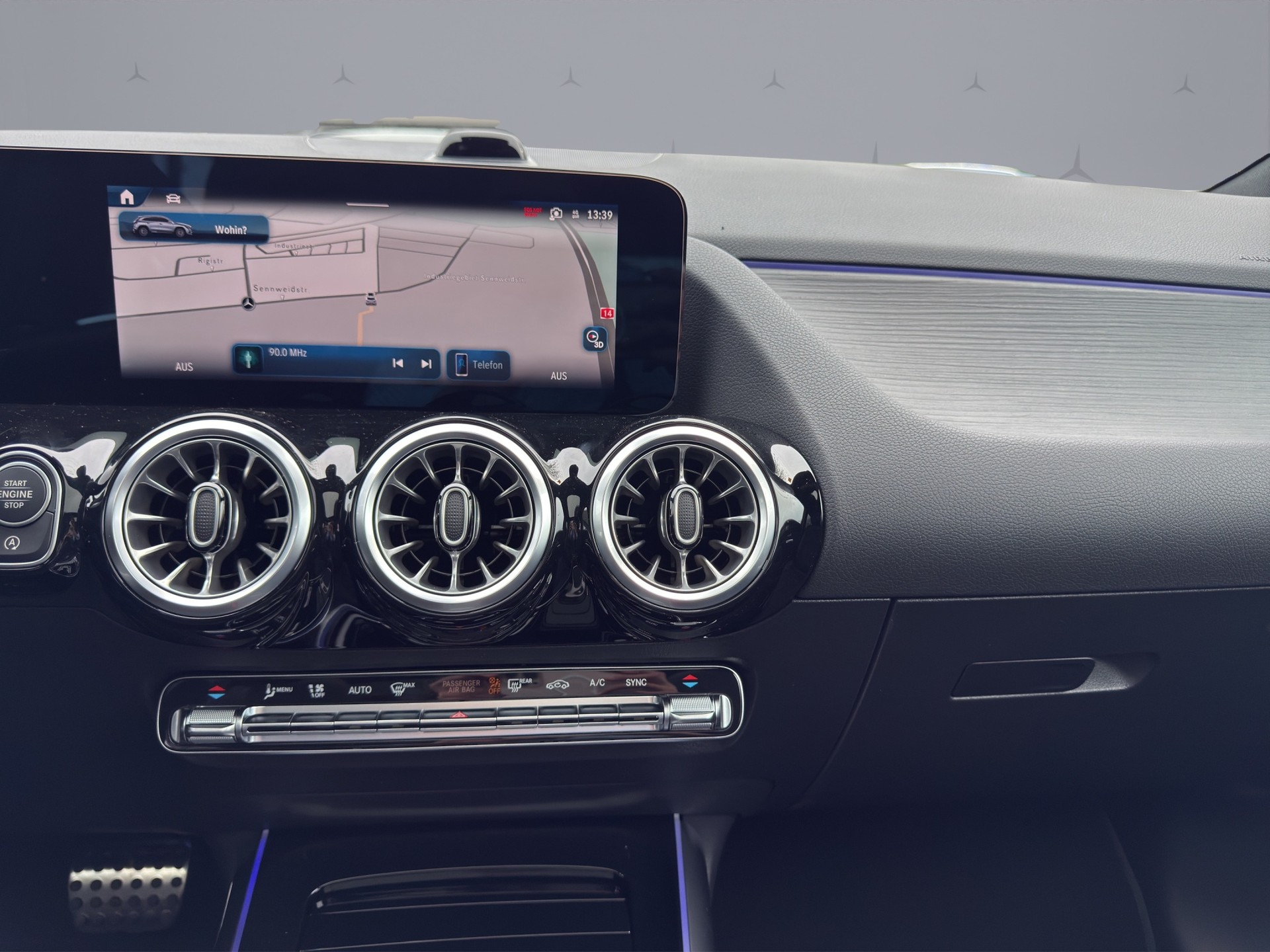 MERCEDES-BENZ GLA-Klasse H247 GLA 35 AMG 4matic-image-15