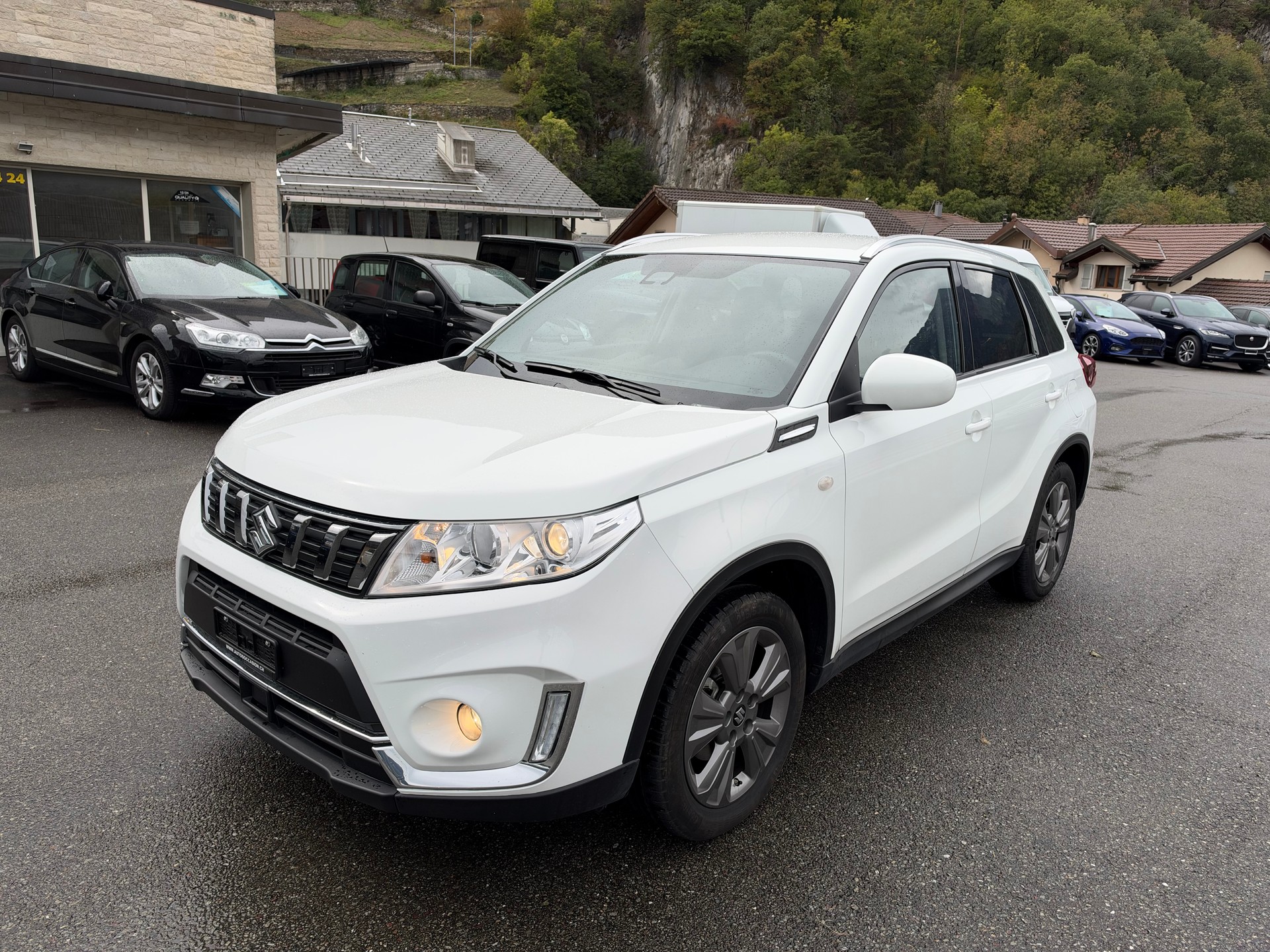 SUZUKI Vitara 1.4 Boosterjet Compact + Automatic-image-2