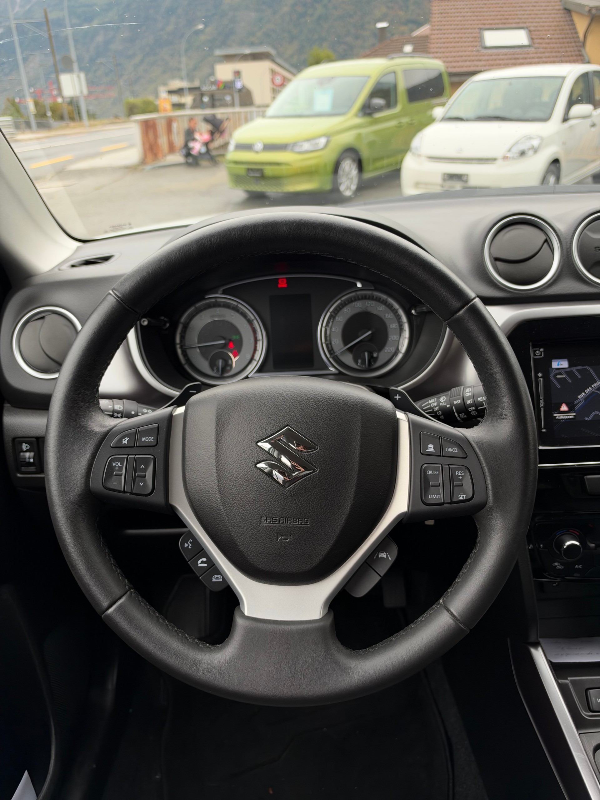SUZUKI Vitara 1.4 Boosterjet Compact + Automatic-image-11