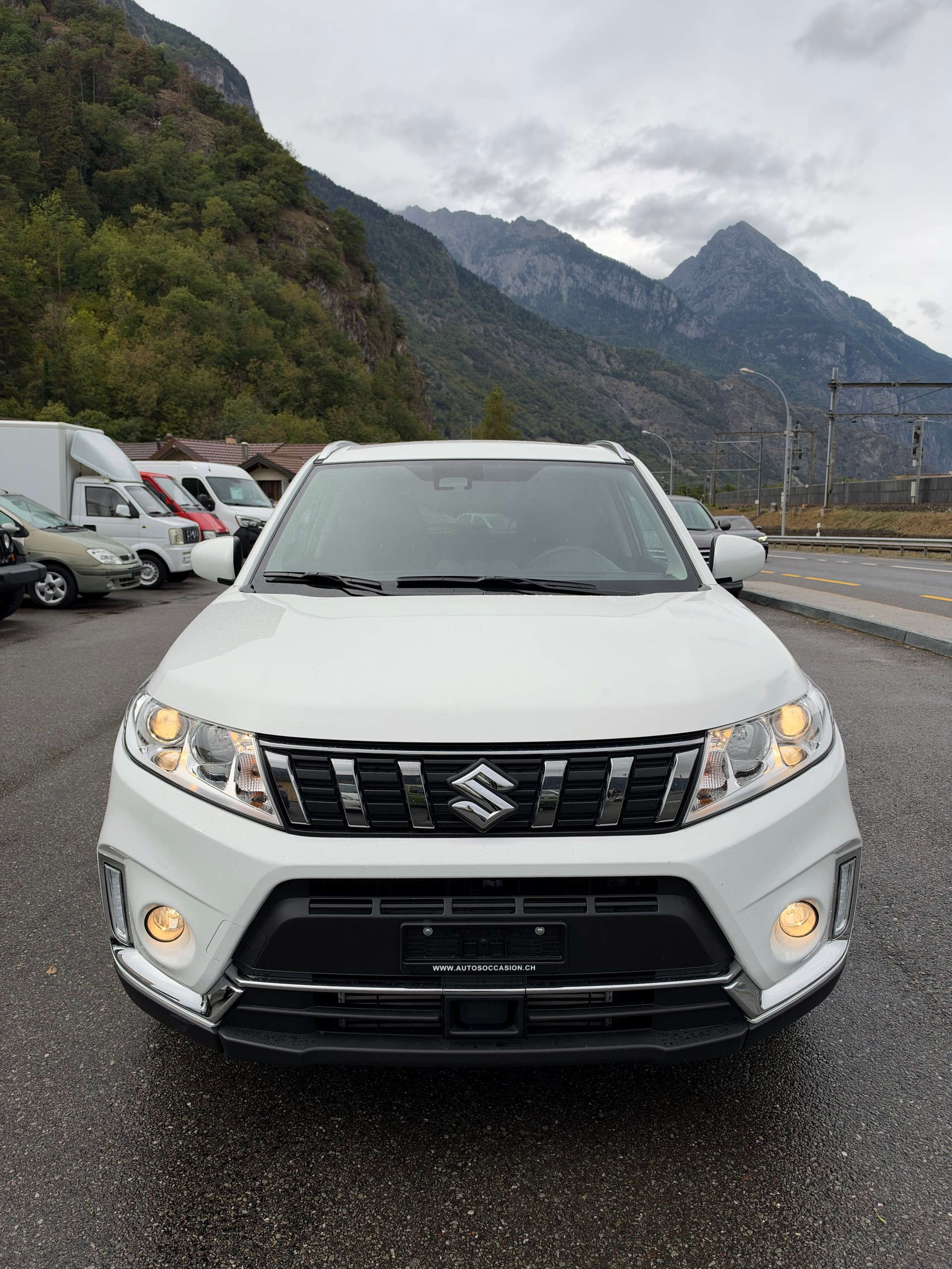 SUZUKI Vitara 1.4 Boosterjet Compact + Automatic-image-3